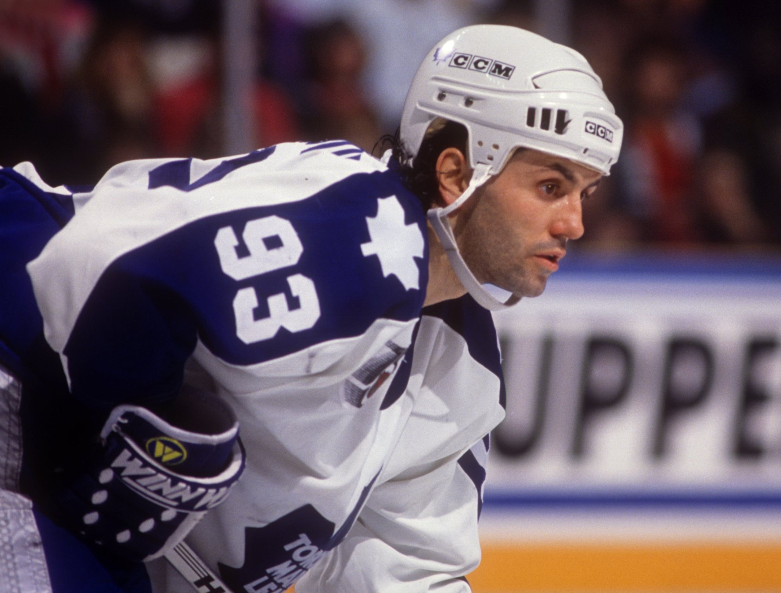 1992:  DOUG GILMOUR OF THE TORONTO MAPLE LEAFS.  Mandatory Credit: ALLSPORT