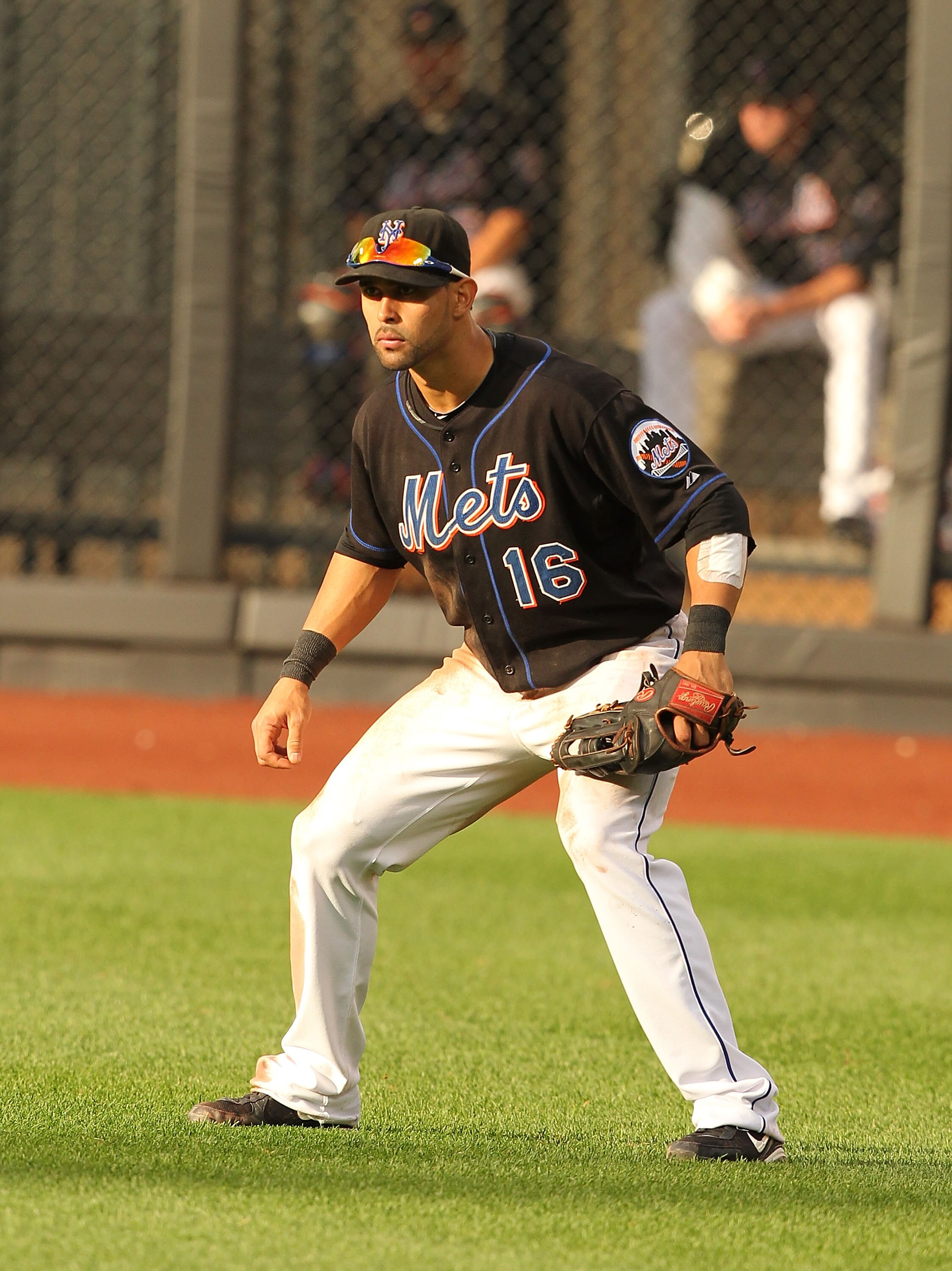 NEW YORK - SEPTEMBER 18:  Angel Pagan #16 of the New York Mets in action against the Atlanta Braves during their game on September 18, 2010 at Citi Field in the Flushing neighborhood of the Queens borough of New York City.  (Photo by Al Bello/Getty Images