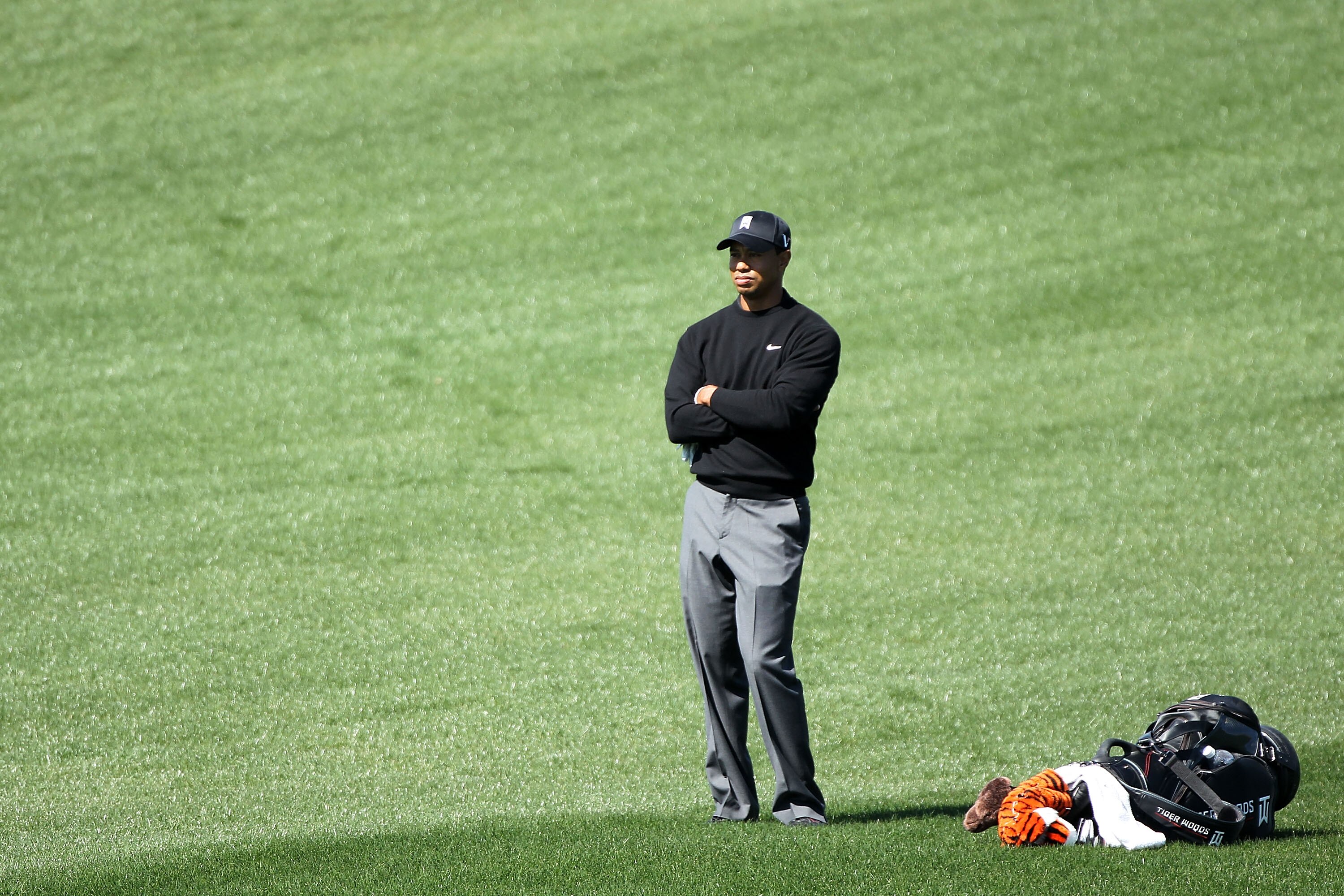 MARANA, AZ - FEBRUARY 23: Tiger Woods waits to hit an approach shot on the third hole during the first round of the Accenture Match Play Championship at the Ritz-Carlton Golf Club on February 23, 2011 in Marana, Arizona.  (Photo by Andy Lyons/Getty Images