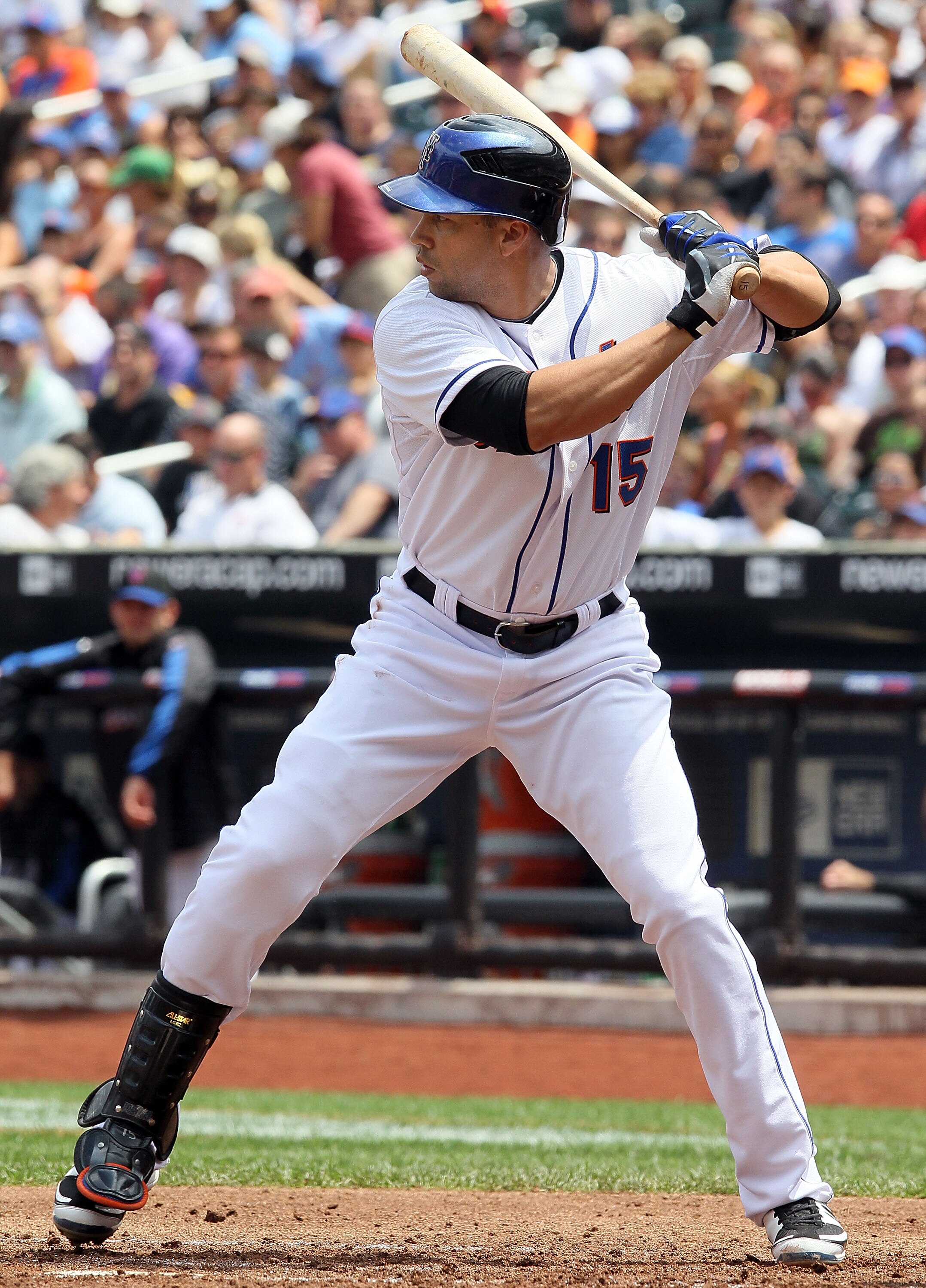 NEW YORK - JULY 29:  Carlos Beltran #15 of the New York Mets bats against the St. Louis Cardinals on July 29, 2010 at Citi Field in the Flushing neighborhood of the Queens borough of New York City.  (Photo by Jim McIsaac/Getty Images)
