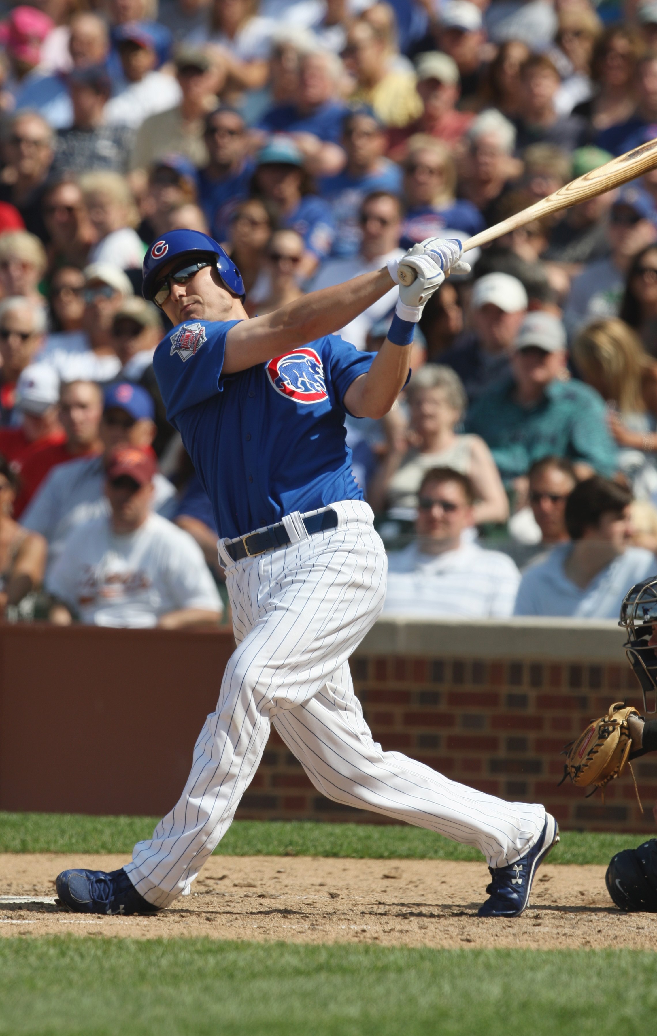 CHICAGO - JULY 03:  Jeff Baker #28 of the Chicago Cubs at bat against the Milwaukee Brewers during their MLB game on July 3, 2009 at Wrigley Field in Chicago, Illinois. (Photo by Jonathan Daniel/Getty Images)