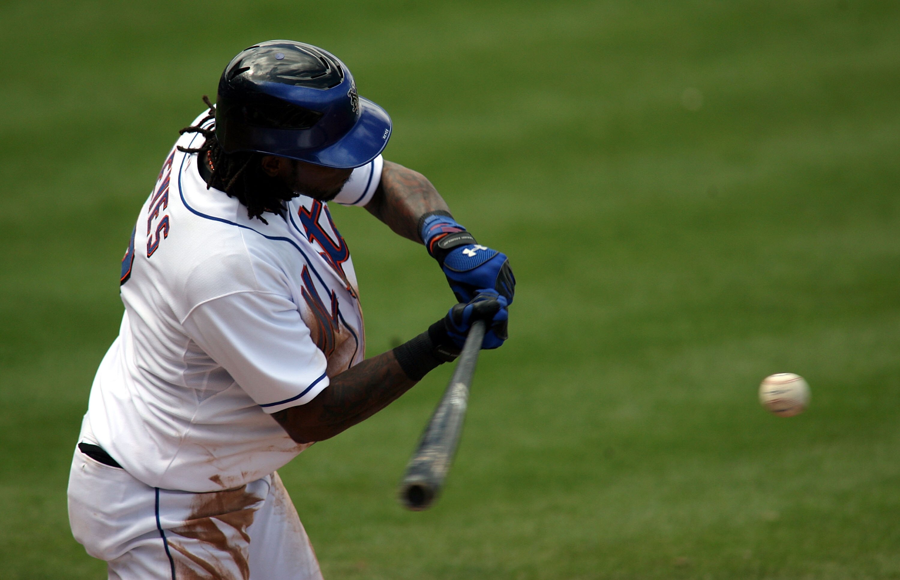 PORT ST. LUCIE, FL - MARCH 03:  Shortstop Jose Reyes #7 of the New York Mets bats against the St. Louis Cardinals stealing second base at Digital Domain Park on March 3, 2011 in Port St. Lucie, Florida.  (Photo by Marc Serota/Getty Images)