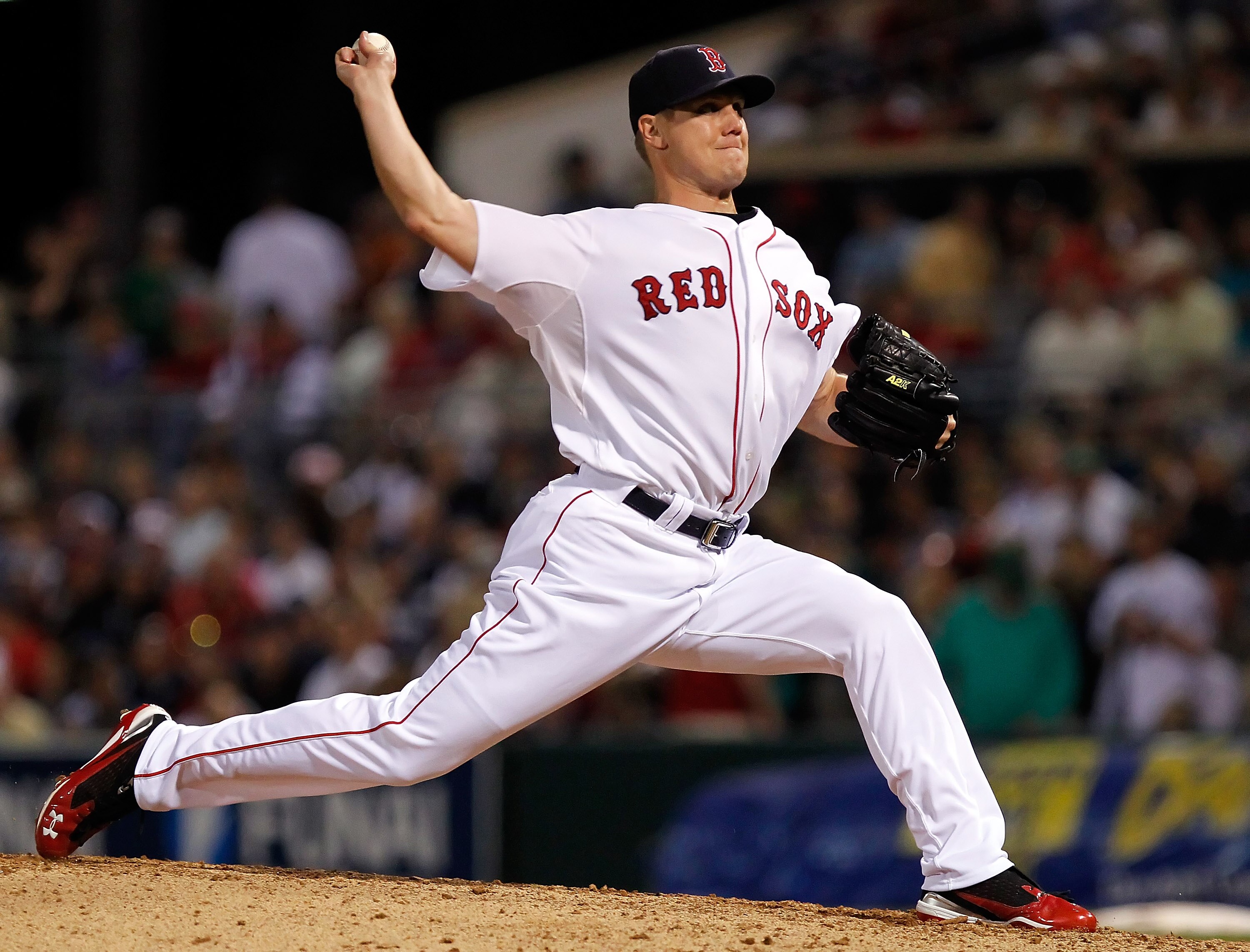 FORT MYERS, FL - MARCH 14:  Pitcher Jonathan Papelbon #58 of the Boston Red Sox pitches against the New York Yankees during a Grapefruit League Spring Training Game at City of Palms Park on March 14, 2011 in Fort Myers, Florida.  (Photo by J. Meric/Getty 