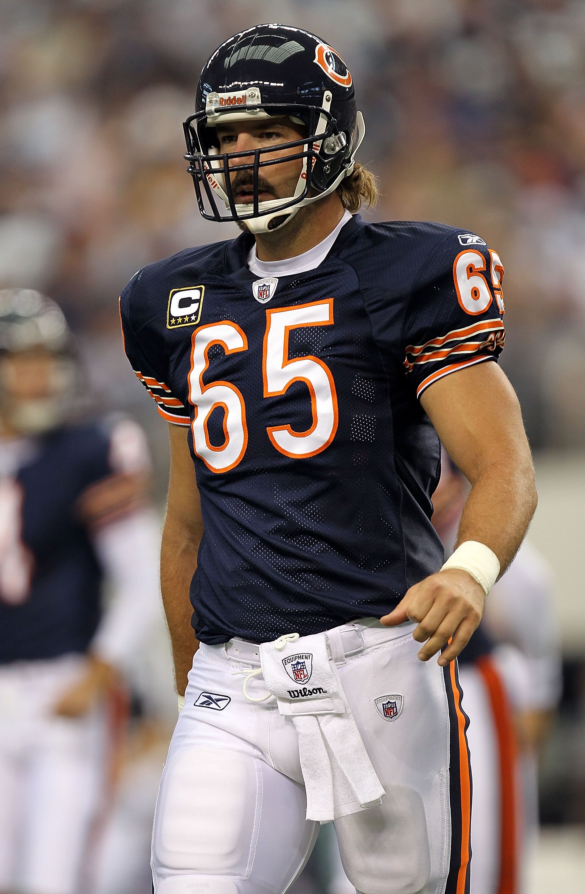 ARLINGTON, TX - SEPTEMBER 19:  Patrick Mannelly #65 of the Chicago Bears at Cowboys Stadium on September 19, 2010 in Arlington, Texas.  (Photo by Ronald Martinez/Getty Images)