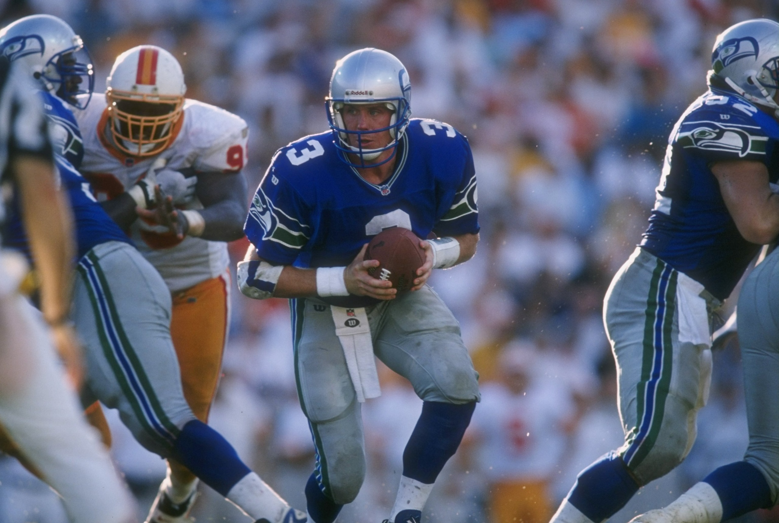 22 Sep 1996: Quarterback Rick Mirer #3 of the Seattle Seahawks looks into the back field at his running back as he turns to hand off the football during a play in the Seahawks 17-13 victory over the Tampa Bay Buccaneers at Houlihan's Stadium in Tampa, Flo 22 Sep 1996: Quarterback Rick Mirer #3 of the Seattle Seahawks looks into the back field at his running back as he turns to hand off the football during a play in the Seahawks 17-13 victory over the Tampa Bay Buccaneers at Houlihan's Stadium in Tampa, Flo