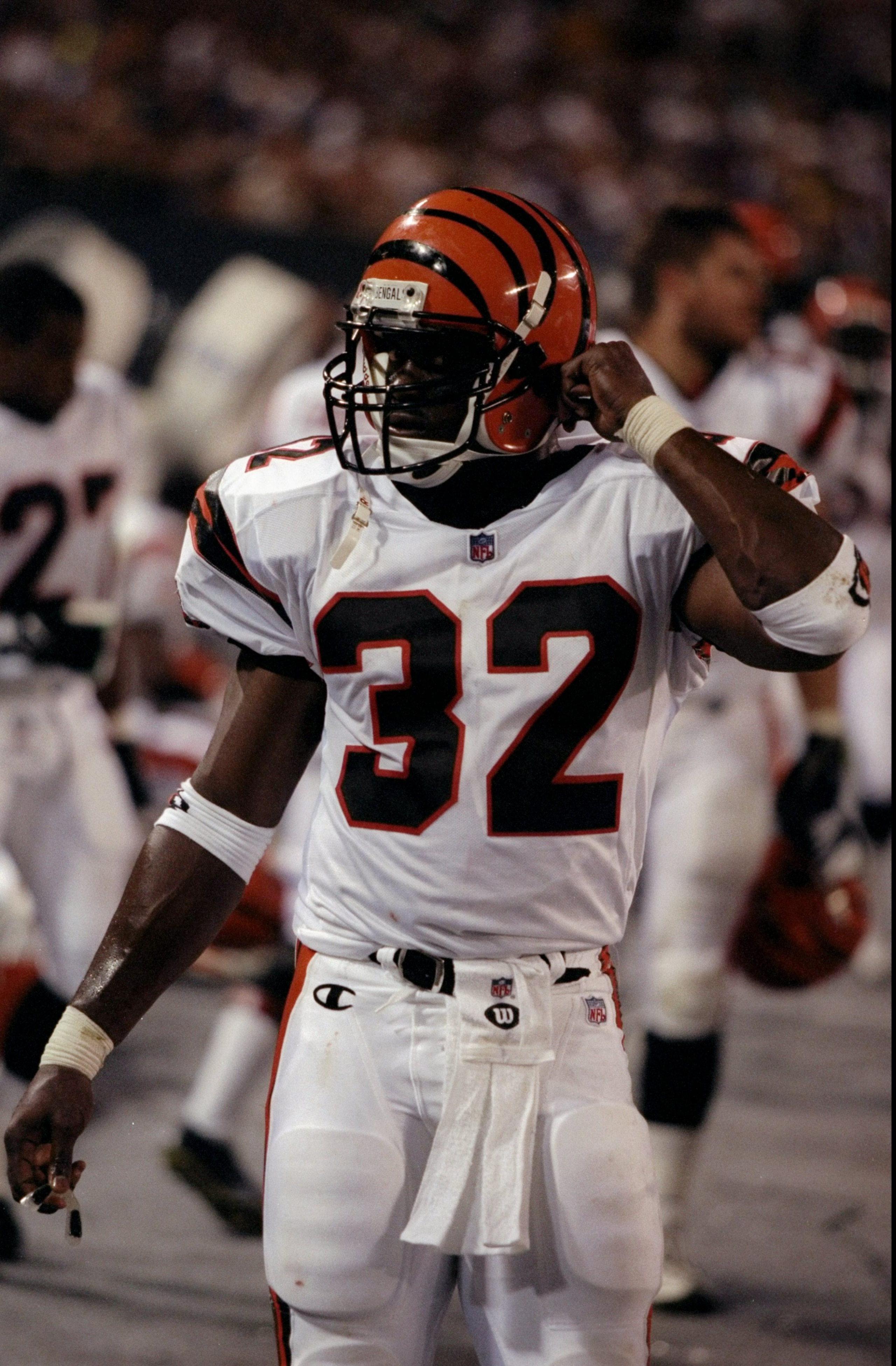 8 Aug 1998: Running back Ki-Jana Carter #32 of the Cincinnati Bengals in action during a pre-season game against the New York Giants at the Giants Stadium in East Rutherford, New York. The Giants defeated the Bengals 24-17. Mandatory Credit: David Seelig 8 Aug 1998: Running back Ki-Jana Carter #32 of the Cincinnati Bengals in action during a pre-season game against the New York Giants at the Giants Stadium in East Rutherford, New York. The Giants defeated the Bengals 24-17. Mandatory Credit: David Seelig