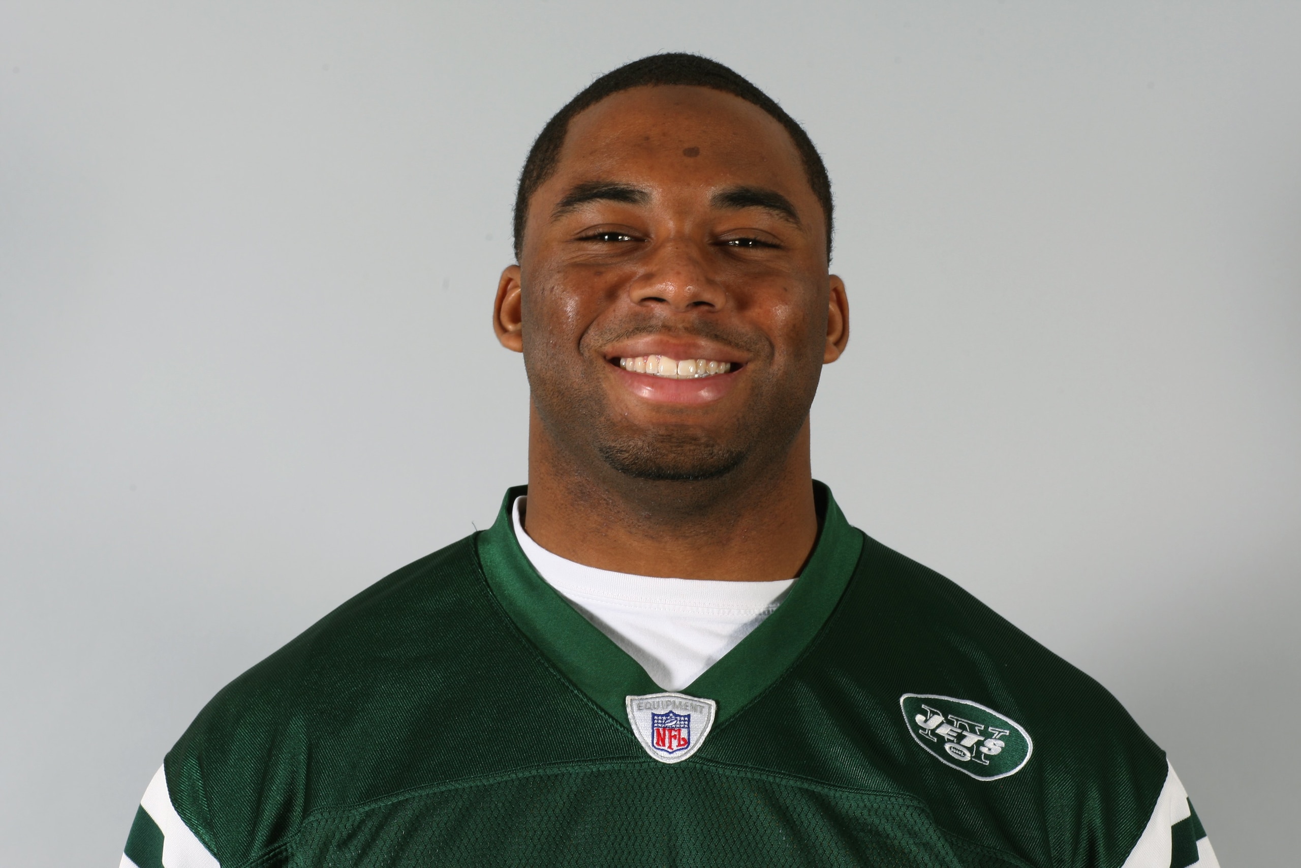 EAST RUTHERFORD, NJ - 2009: Vernon Gholston of the New York Jets poses for his 2009 NFL headshot at photo day in East Rutherford, New Jersey. (Photo by NFL Photos) EAST RUTHERFORD, NJ - 2009: Vernon Gholston of the New York Jets poses for his 2009 NFL headshot at photo day in East Rutherford, New Jersey. (Photo by NFL Photos)