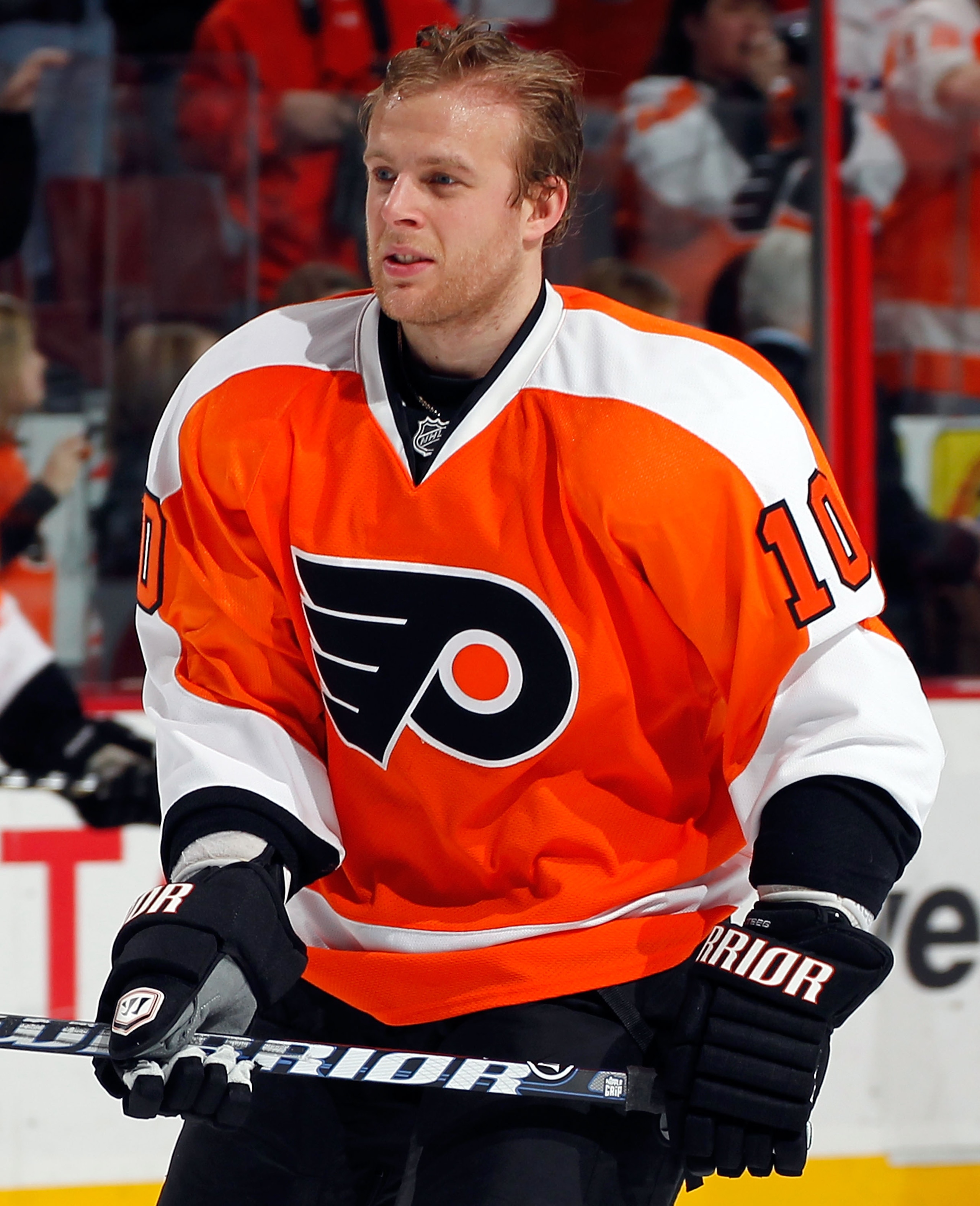 PHILADELPHIA, PA - MARCH 22:  Kris Versteeg #10 of the Philadelphia Flyers waits during warmups before an NHL hockey game against the Washington Capitals at the Wells Fargo Center on March 22, 2011 in Philadelphia, Pennsylvania.  (Photo by Paul Bereswill/