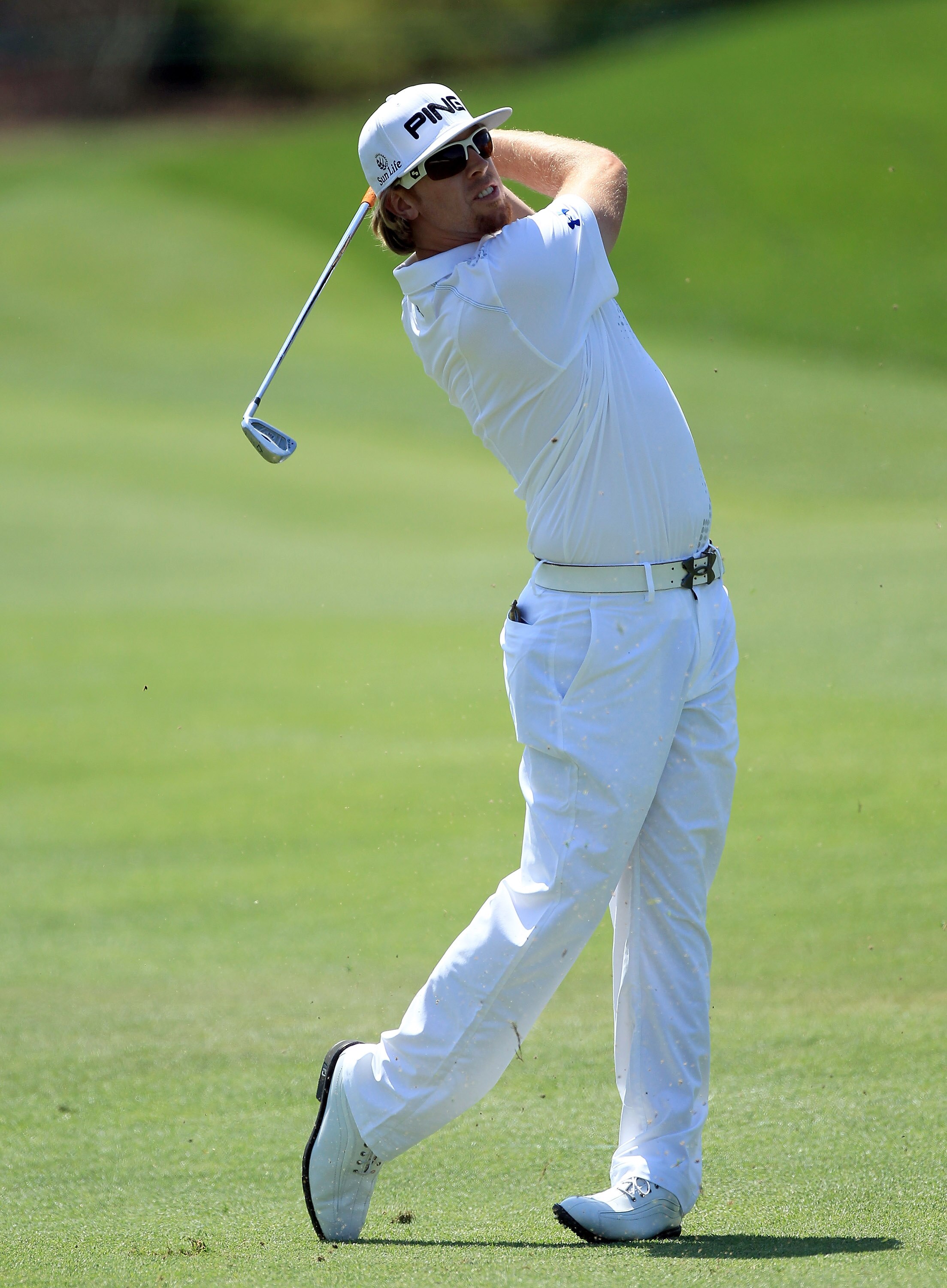 ORLANDO, FL - MARCH 26:  Hunter Mahan of the USA plays his second shot at the 1st hole during the third round of the 2011 Arnold Palmer Invitational presented by Mastercard at the Bay Hill Lodge and Country Club on March 26, 2011 in Orlando, Florida.  (Ph