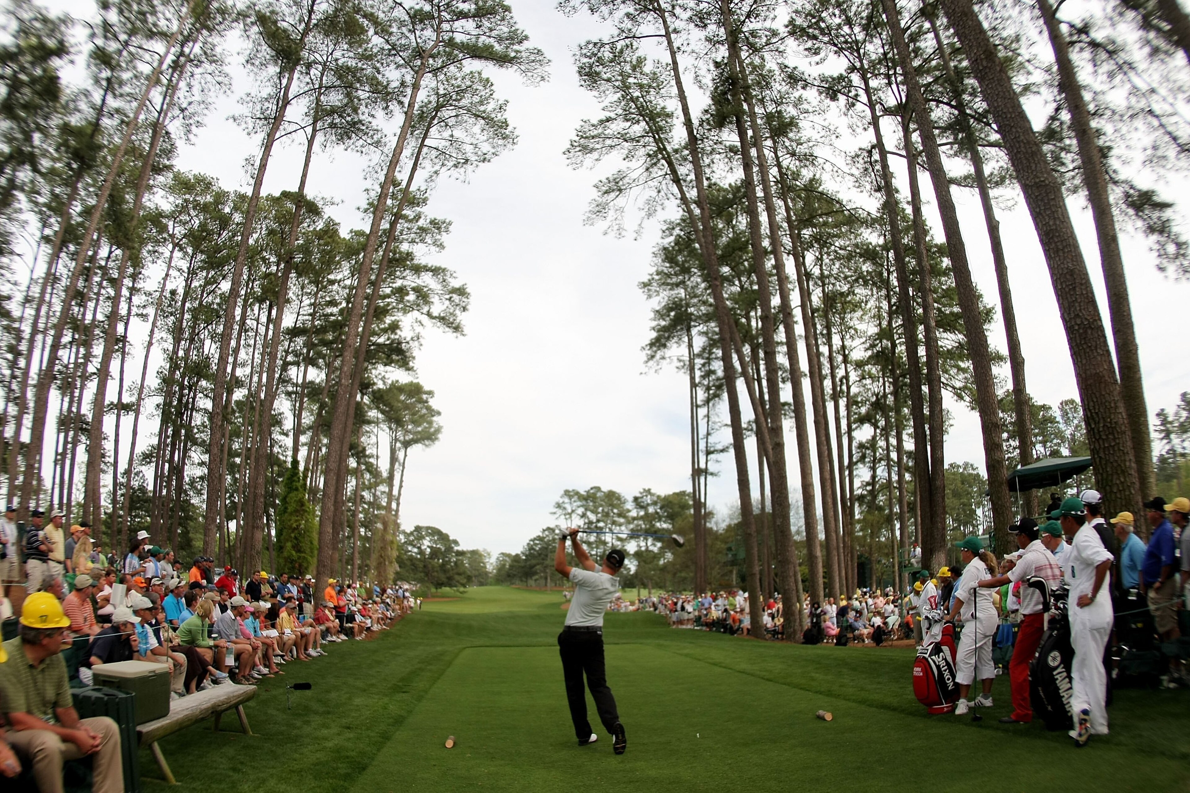 AUGUSTA, GA - APRIL 10:  Henrik Stenson of Sweden hits his tee shot on the 17th hole during the first round of the 2008 Masters Tournament at Augusta National Golf Club on April 10, 2008 in Augusta, Georgia.  (Photo by Harry How/Getty Images)
