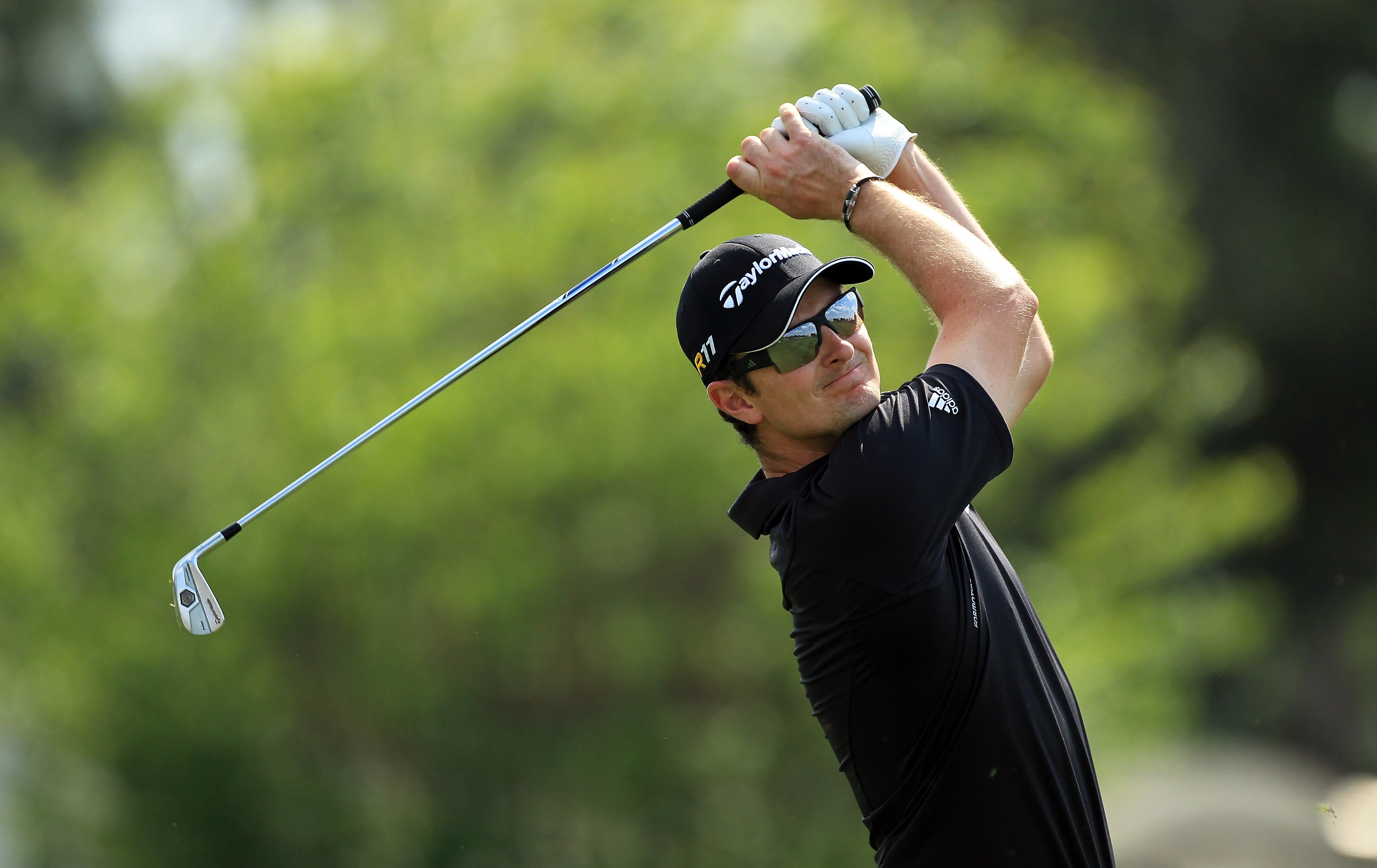 ORLANDO, FL - MARCH 27: Justin Rose of England plays his second shot on the 18th hole during the final round of the 2011 Arnold Palmer Invitational presented by Mastercard at the Bay Hill Lodge and Country Club on March 27, 2011 in Orlando, Florida. (Ph ORLANDO, FL - MARCH 27: Justin Rose of England plays his second shot on the 18th hole during the final round of the 2011 Arnold Palmer Invitational presented by Mastercard at the Bay Hill Lodge and Country Club on March 27, 2011 in Orlando, Florida. (Ph