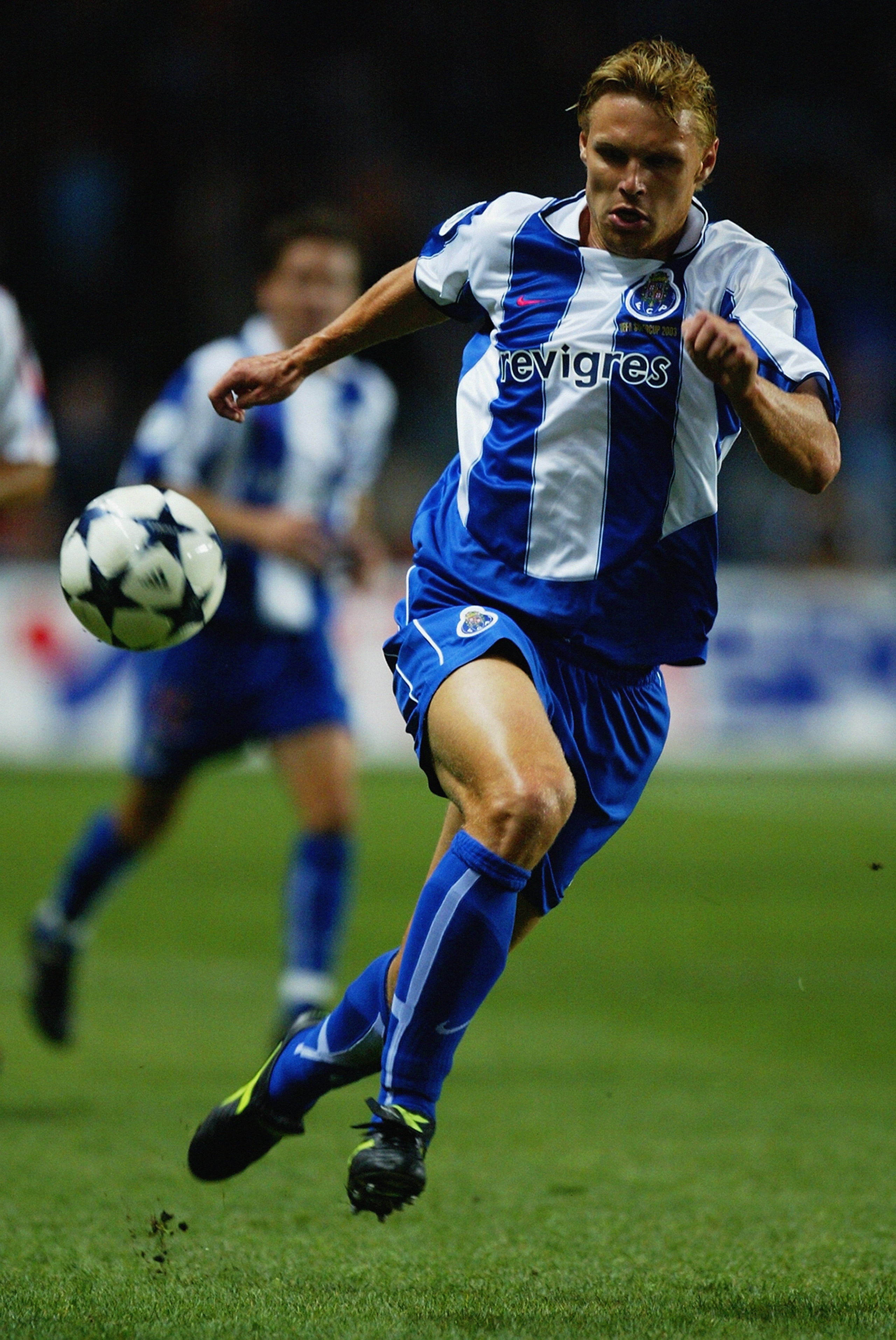 MONTE CARLO - AUGUST 29:  Edgaras Jankauskas of FC Porto makes a break forward during the UEFA Super Cup Final match between AC Milan and FC Porto held on August 29, 2003 at the Stade Louis II, in Monte Carlo, Monaco. AC Milan won the match and trophy 1-0