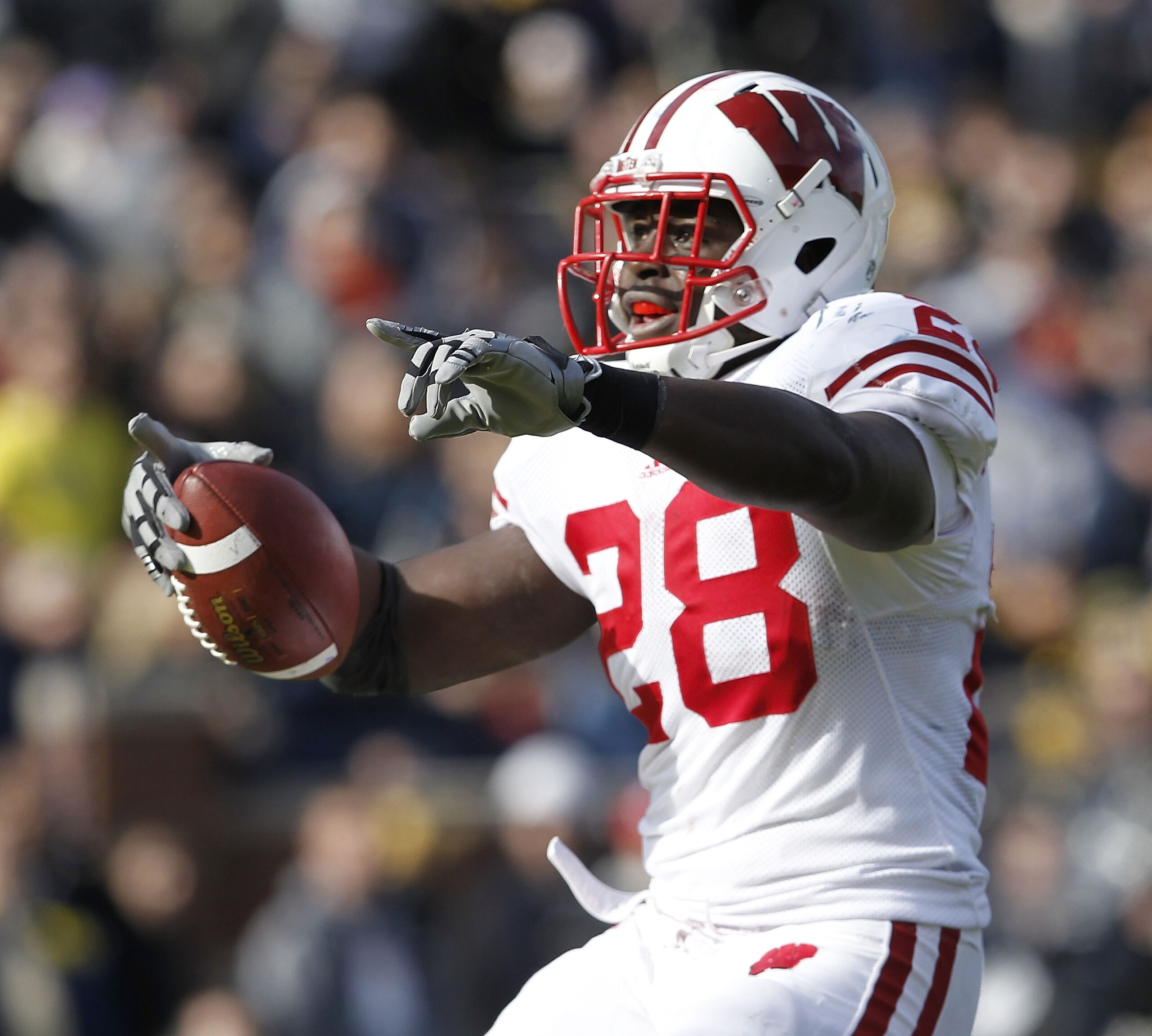 ANN ARBOR, MI - NOVEMBER 20: Montee Ball #28 of the Wisconsin Badgers celebrates a second quarter touchdown while playing the Michigan Wolverines at Michigan Stadium on November 20, 2010 in Ann Arbor, Michigan. (Photo by Gregory Shamus/Getty Images) ANN ARBOR, MI - NOVEMBER 20: Montee Ball #28 of the Wisconsin Badgers celebrates a second quarter touchdown while playing the Michigan Wolverines at Michigan Stadium on November 20, 2010 in Ann Arbor, Michigan. (Photo by Gregory Shamus/Getty Images)