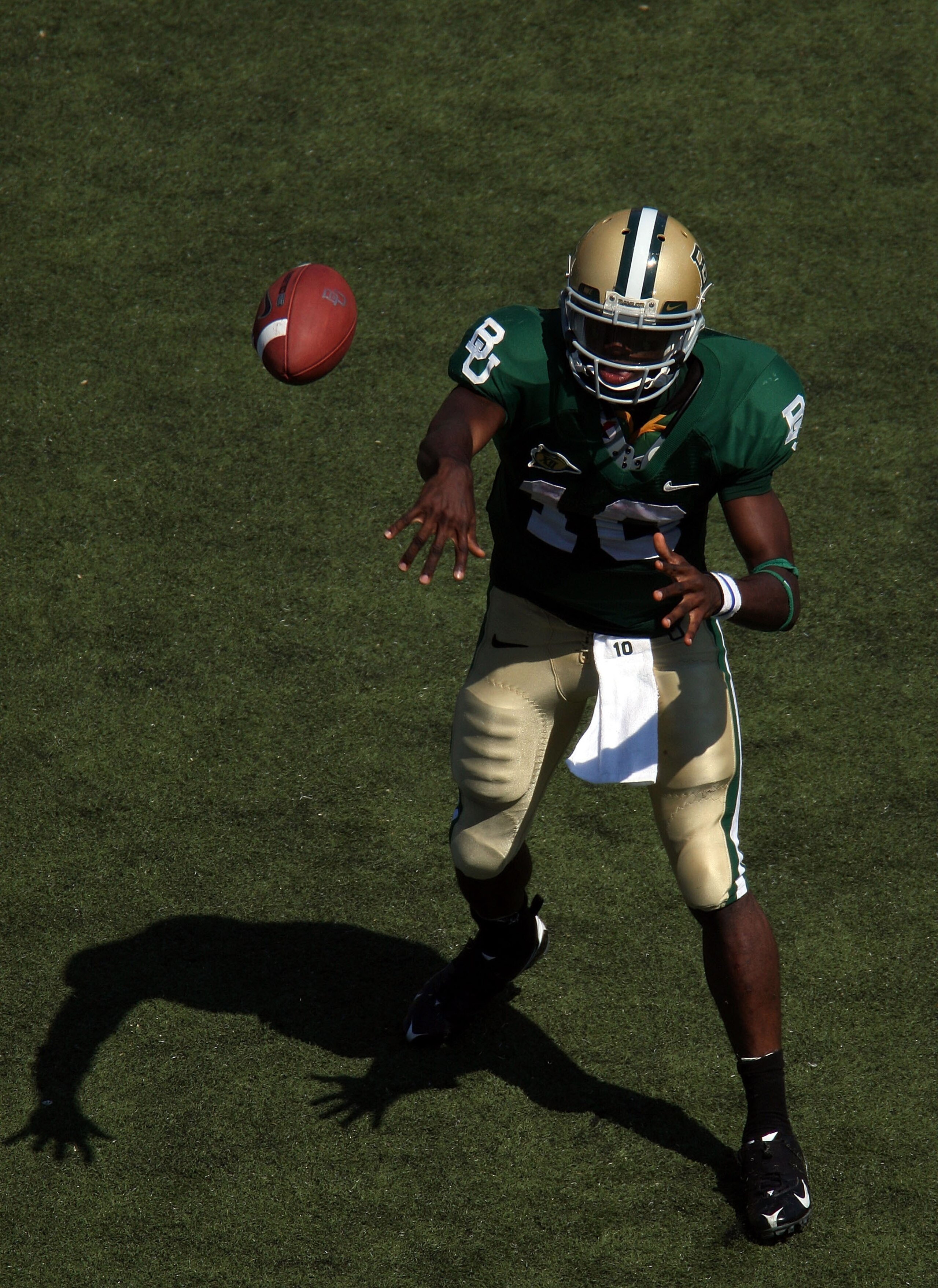 WACO, TX - OCTOBER 04: Quarterback Robert Griffin #10 of the Baylor Bears drops back to pass against the Oklahoma Sooners at Floyd Casey Stadium on October 4, 2008 in Waco, Texas. (Photo by Ronald Martinez/Getty Images) WACO, TX - OCTOBER 04: Quarterback Robert Griffin #10 of the Baylor Bears drops back to pass against the Oklahoma Sooners at Floyd Casey Stadium on October 4, 2008 in Waco, Texas. (Photo by Ronald Martinez/Getty Images)