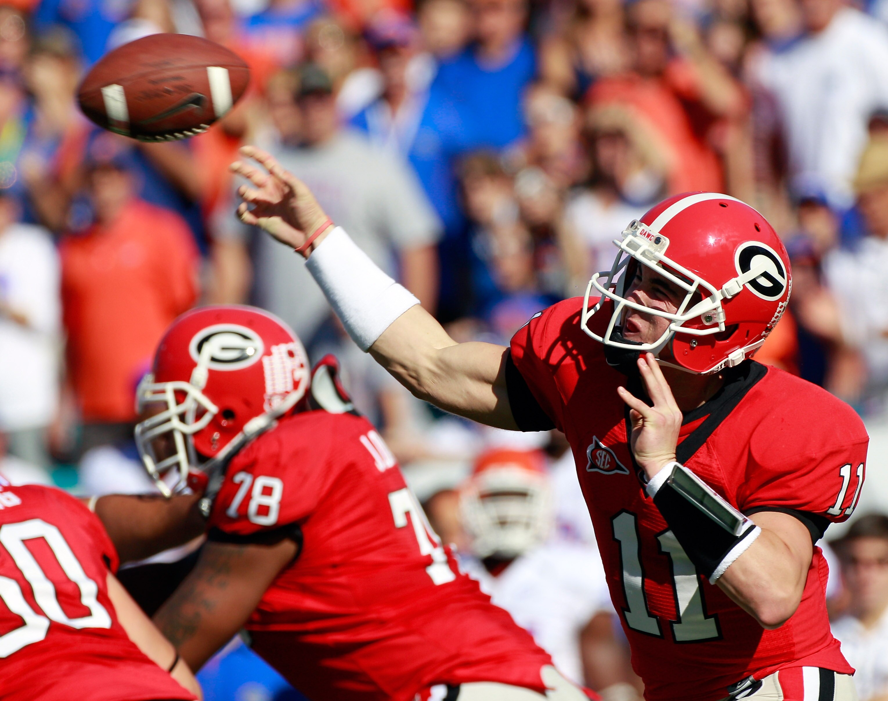 JACKSONVILLE, FL - OCTOBER 30:  Quarterback Aaron Murray #11 of the Georgia Bulldogs attempts a pass during the game against the Florida Gators at EverBank Field on October 30, 2010 in Jacksonville, Florida.  (Photo by Sam Greenwood/Getty Images)