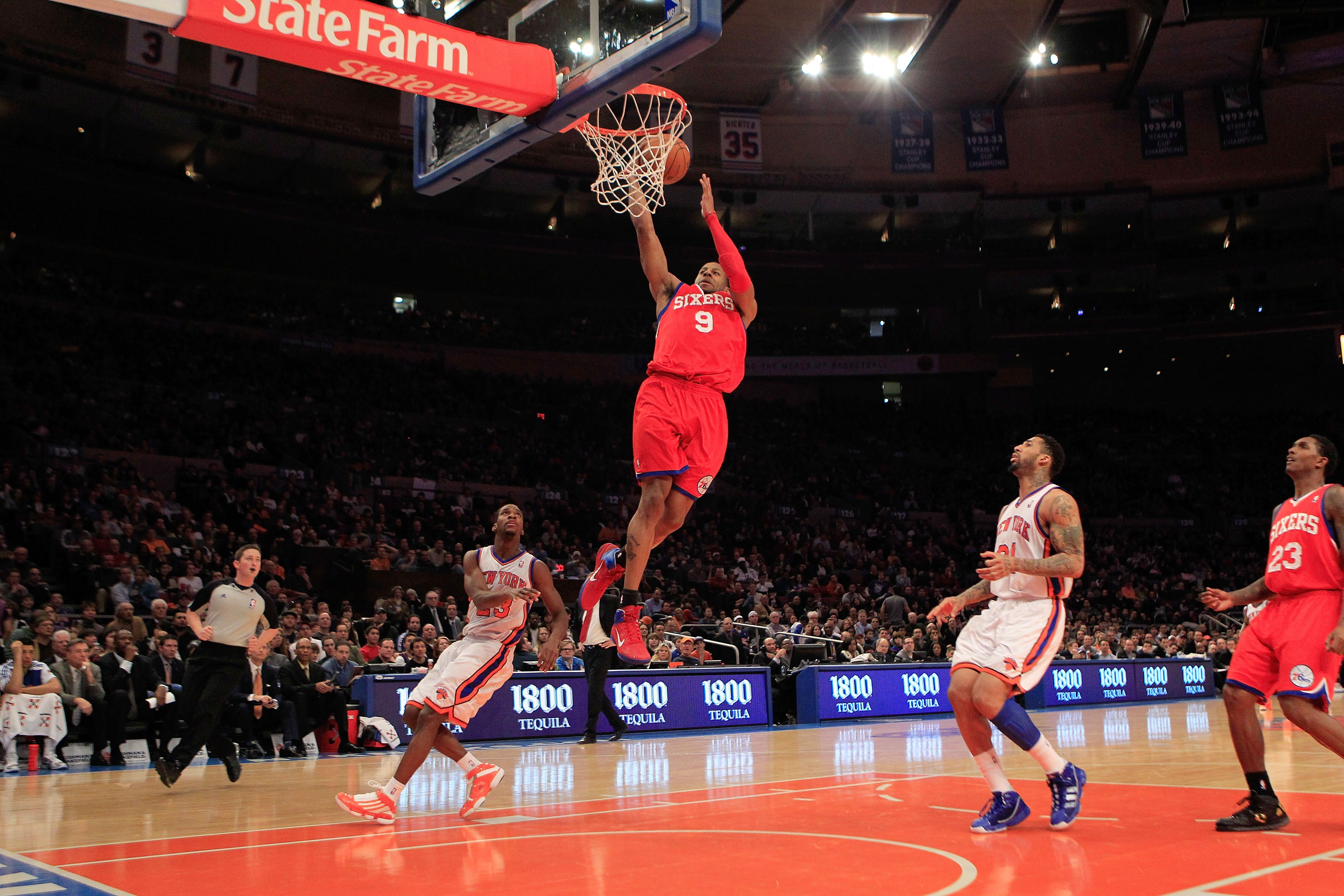 NEW YORK, NY - FEBRUARY 06:  Andre Iguodala #9 of the Philadelphia 76ers prepares to dunk the ball against the New York Knicks at Madison Square Garden on February 6, 2011 in New York City. NOTE TO USER: User expressly acknowledges and agrees that, by dow