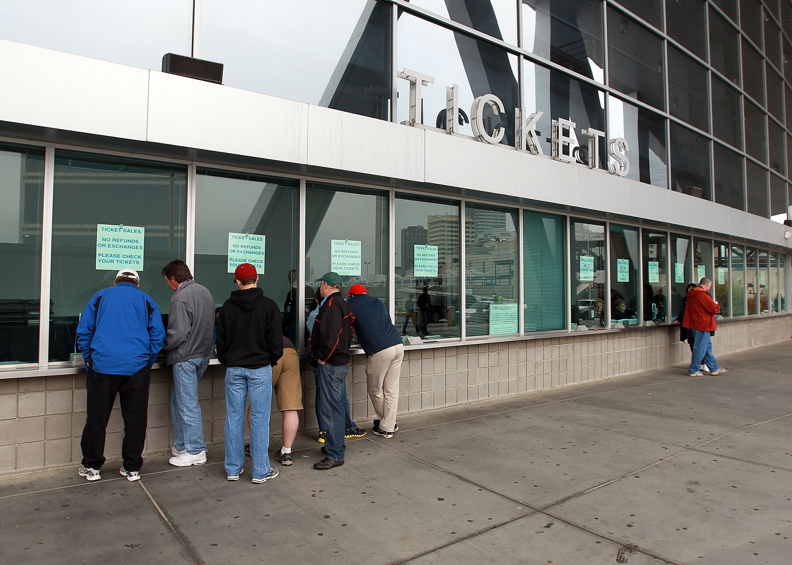 ATLANTA, GA - MARCH 27: Fans show up to purchase tickets for the game between the Ottawa Senators and the Atlanta Thrashers at the Philips Arena on March 27, 2011 in Atlanta, Georgia.  (Photo by Bruce Bennett/Getty Images)