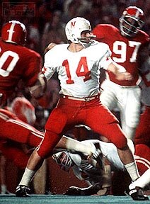 http://sportsillustrated.cnn.com/football/college/events/1997/collegebowl/onevstwo/images/72.jpg