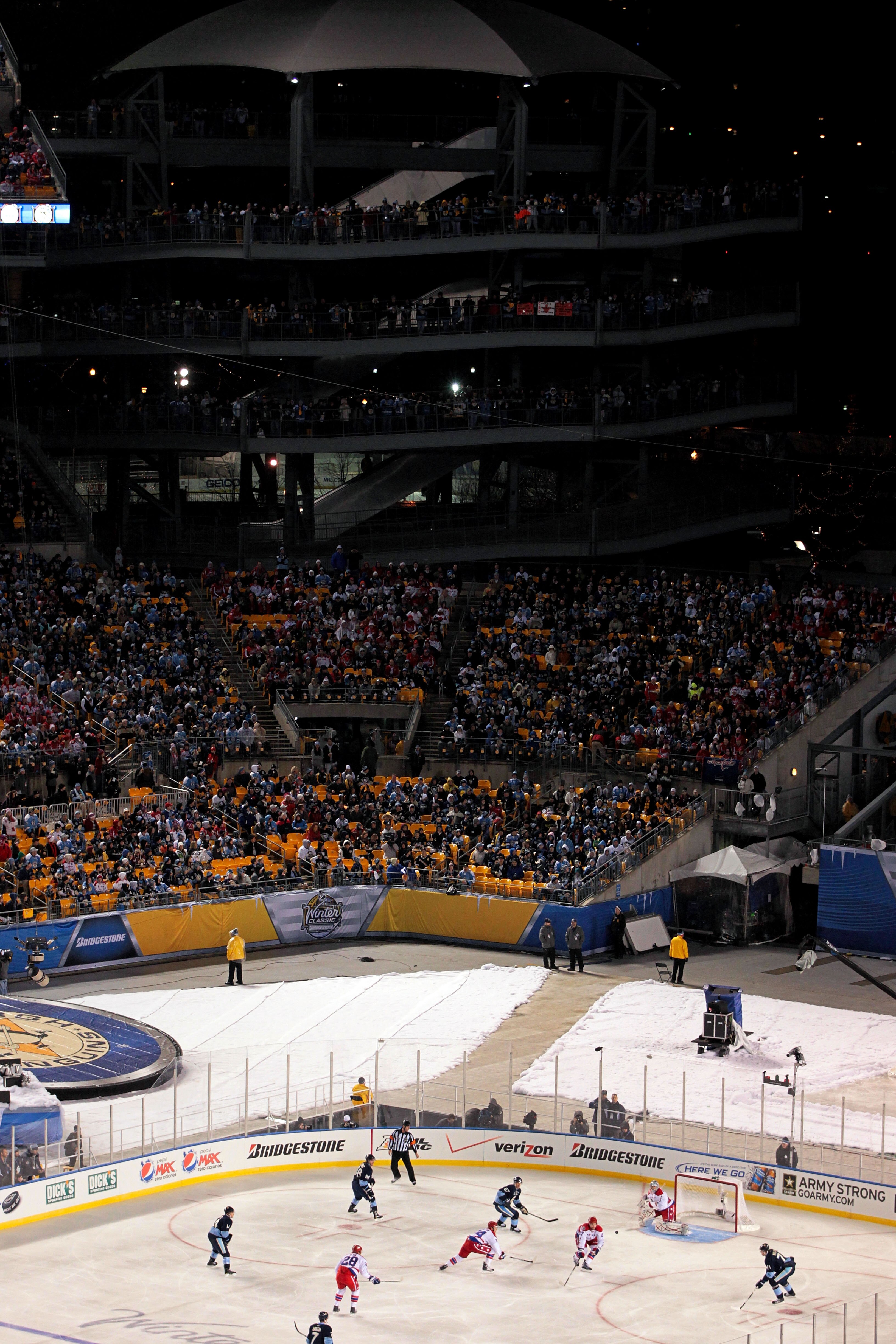 PITTSBURGH, PA - JANUARY 01:  A general view is seen as the Pittsburgh Penguins take on the Washington Capitals during the 2011 NHL Bridgestone Winter Classic at Heinz Field on January 1, 2011 in Pittsburgh, Pennsylvania. Washington won 3-1.  (Photo by Ja