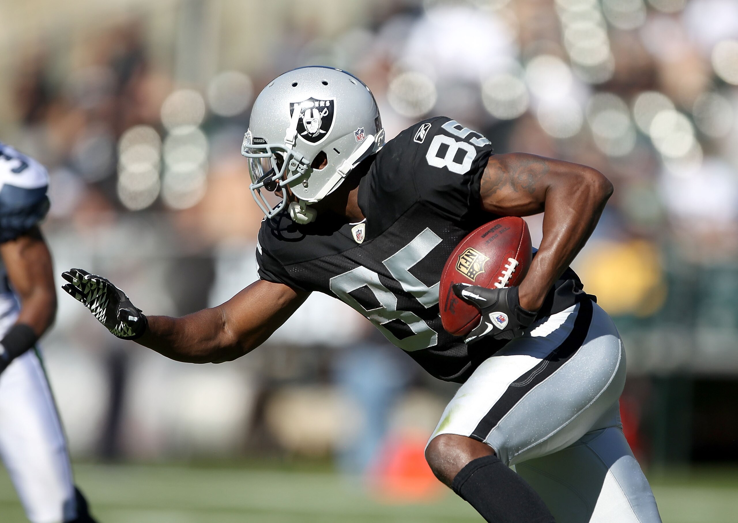 OAKLAND, CA - OCTOBER 31: Darrius Heyward-Bey #85 of the Oakland Raiders in action against the Seattle Seahawks at Oakland-Alameda County Coliseum on October 31, 2010 in Oakland, California. (Photo by Ezra Shaw/Getty Images) OAKLAND, CA - OCTOBER 31: Darrius Heyward-Bey #85 of the Oakland Raiders in action against the Seattle Seahawks at Oakland-Alameda County Coliseum on October 31, 2010 in Oakland, California. (Photo by Ezra Shaw/Getty Images)