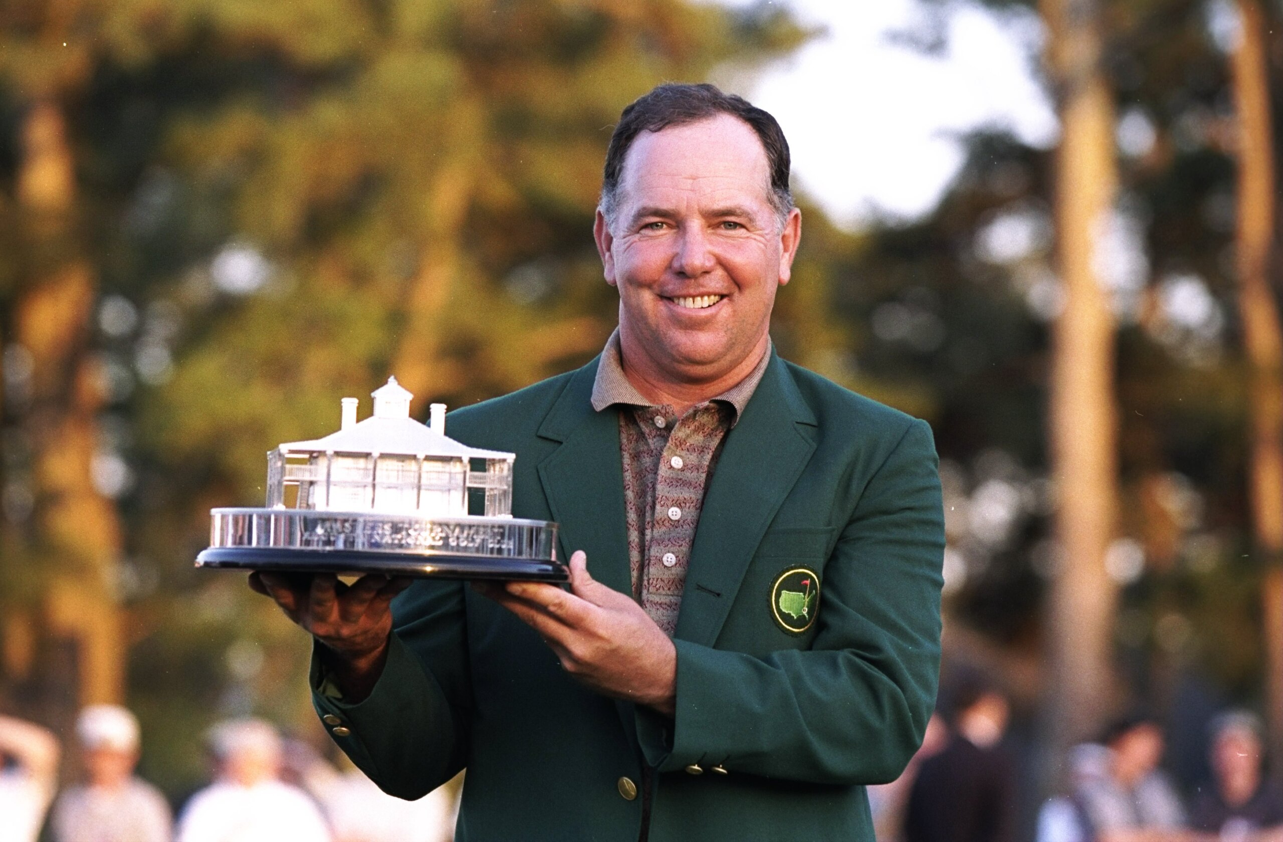 12 Apr 1998:  Mark O''Meara of the USA holds the trophy after the US Masters at Augusta National Golf Club in Georgia, USA. O''Meara won the championship. \ Mandatory Credit: David  Cannon/Allsport