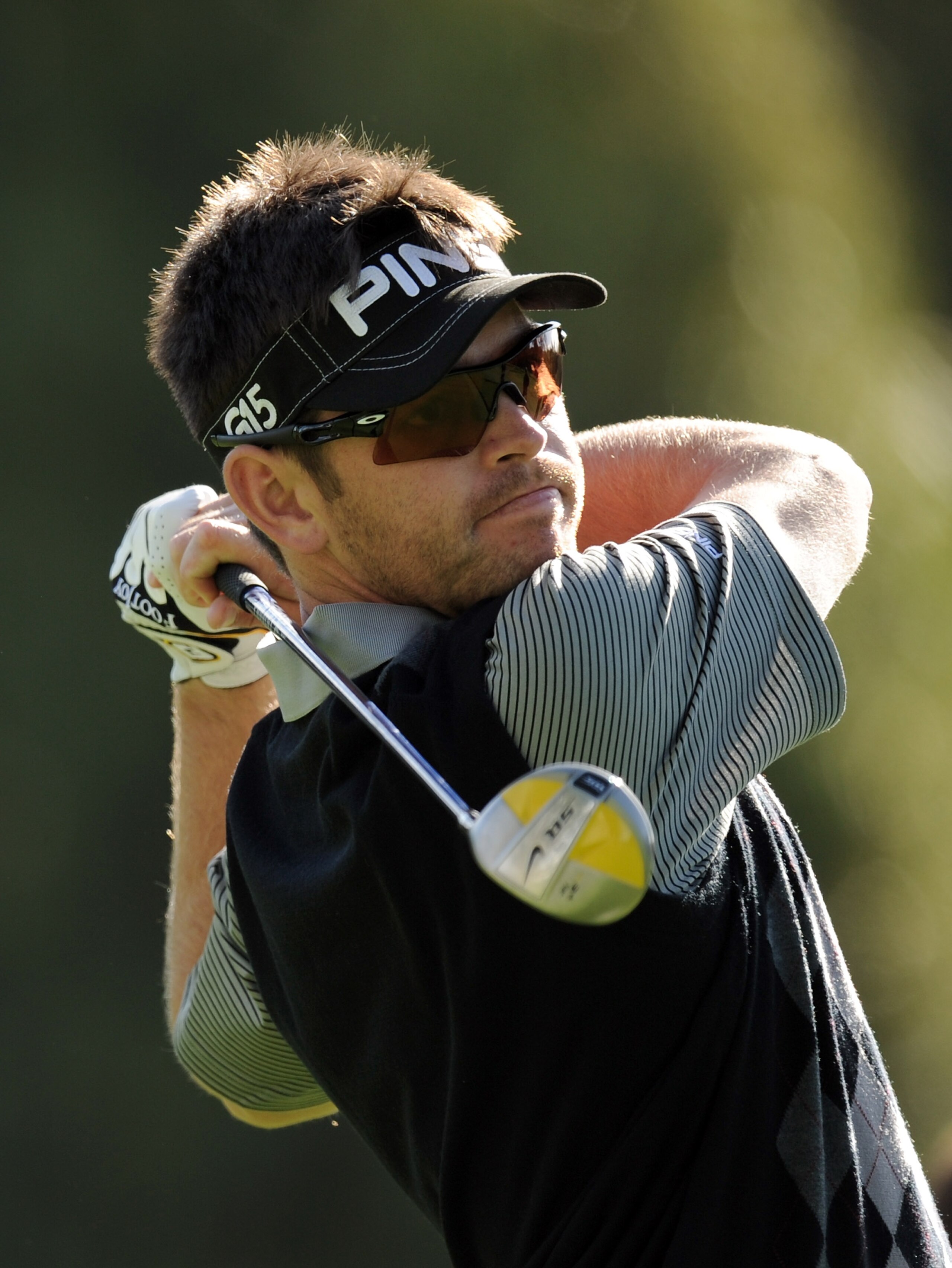 PACIFIC PALISADES, CA - FEBRUARY 19:  Luis Oosthuizen of South Africa hits a tee shot on the second hole during the third round of the Northern Trust Open at the Riviera Contry Club on February 19, 2011 in Pacific Palisades, California.  (Photo by Harry H