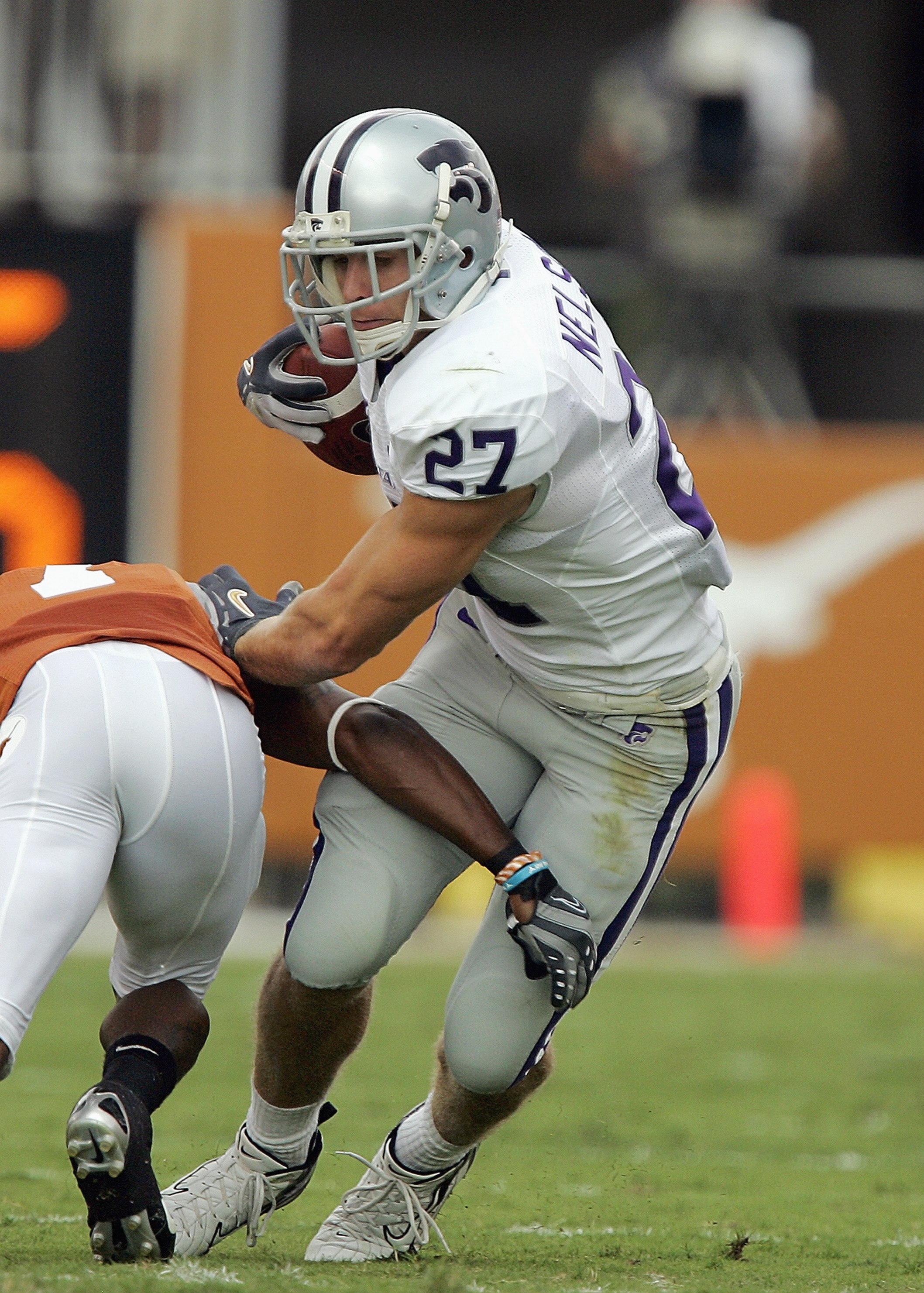 AUSTIN, TX - SEPTEMBER 29: Jordy Nelson #27 of the Kansas State Wildcats carries the ball during the game against the Texas Longhorns on September 29, 2007 at Darrell K Royal-Texas Memorial Stadium in Austin, Texas.  Kansas State won 41-21.  (Photo by Bri