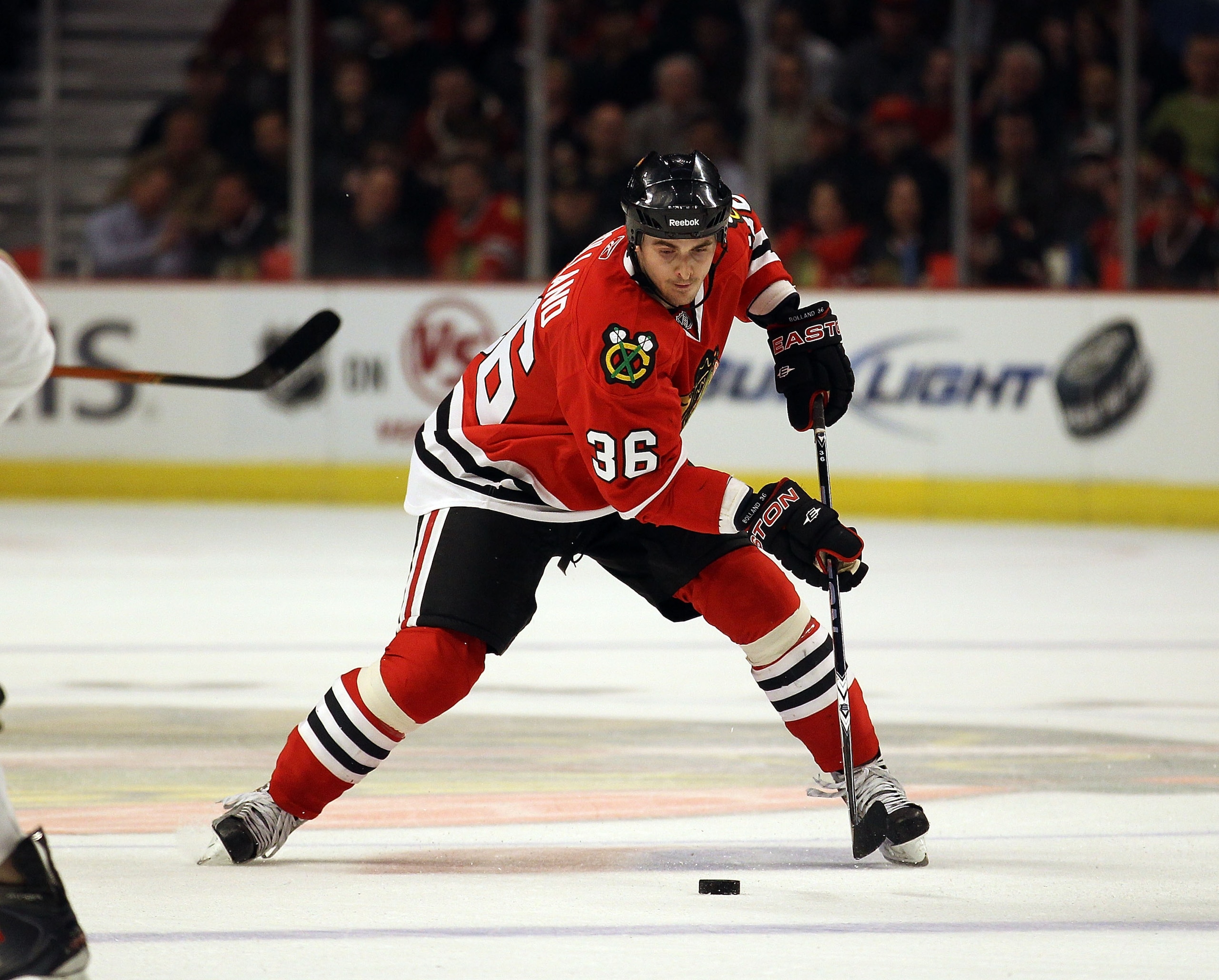 CHICAGO, IL - FEBRUARY 16:  Dave Bolland #36 of the Chicago Blackhawks skates up the ice against the Minnesota Wild at the United Center on February 16, 2011 in Chicago, Illinois. The Blackhawks defeated the Wild 3-1. (Photo by Jonathan Daniel/Getty Image
