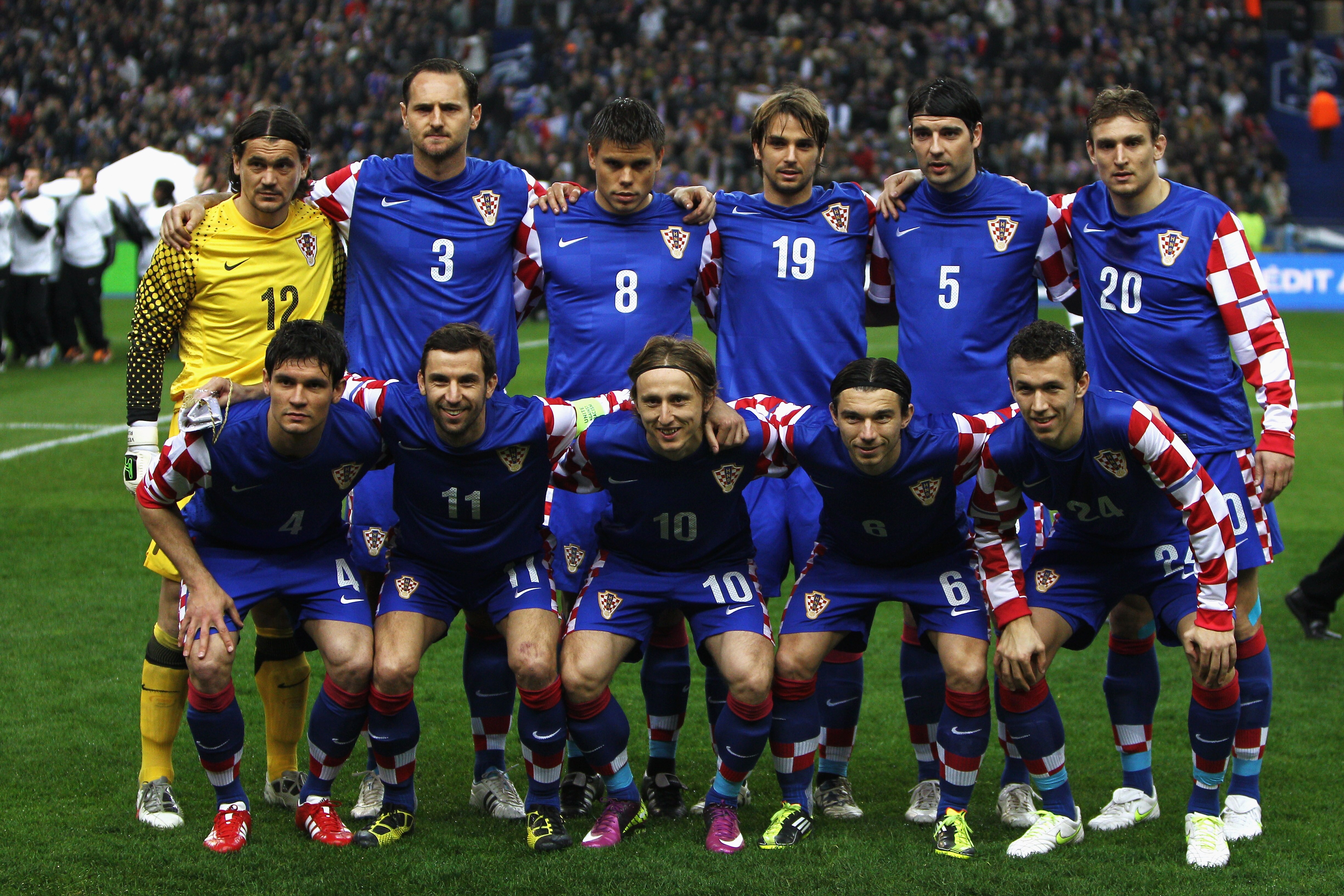 PARIS, FRANCE - MARCH 29:  Croatia line up prior to the International friendly match between France and Croatia at Stade de France on March 29, 2011 in Paris, France.  (Photo by Dean Mouhtaropoulos/Getty Images)