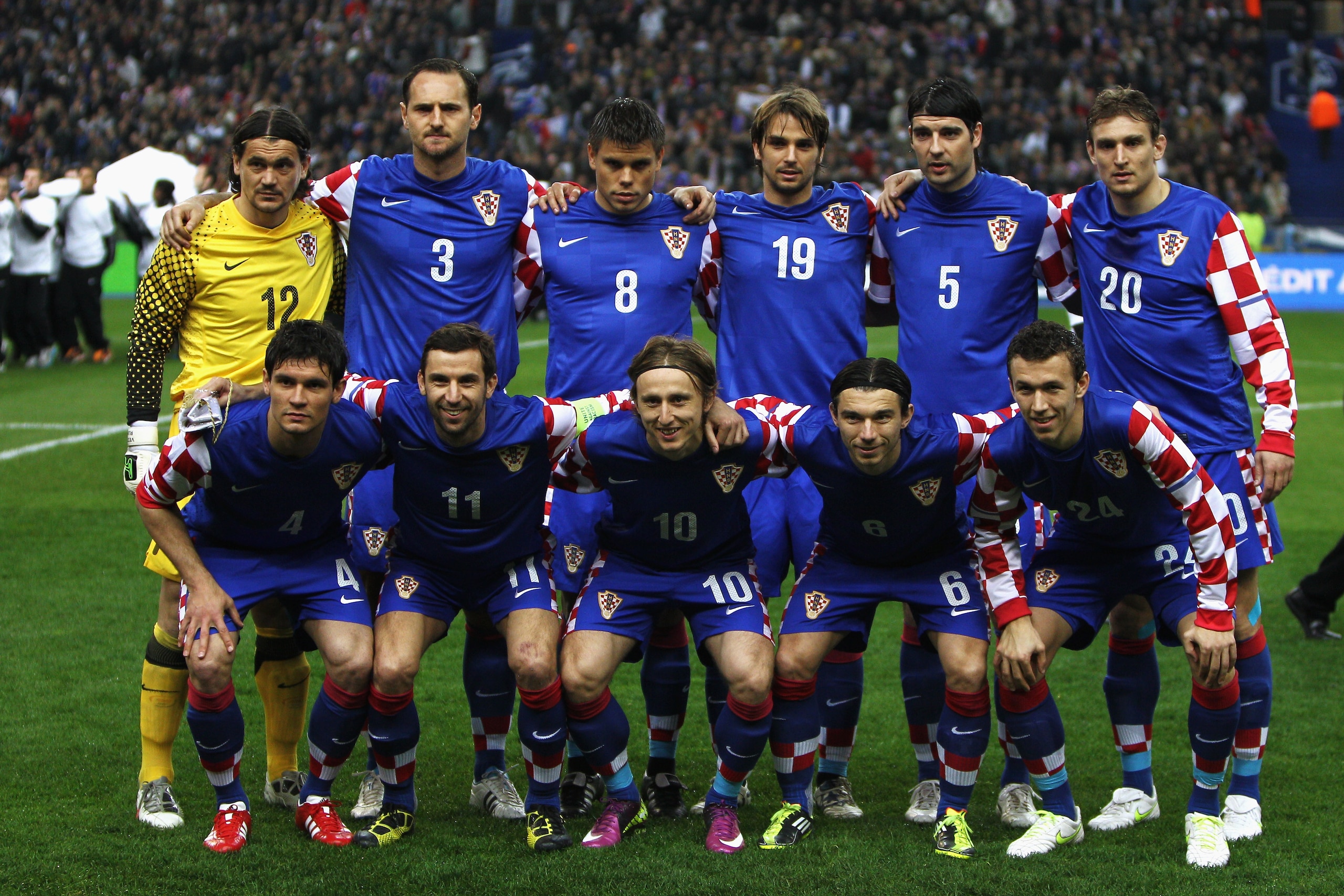 PARIS, FRANCE - MARCH 29:  Croatia line up prior to the International friendly match between France and Croatia at Stade de France on March 29, 2011 in Paris, France.  (Photo by Dean Mouhtaropoulos/Getty Images)