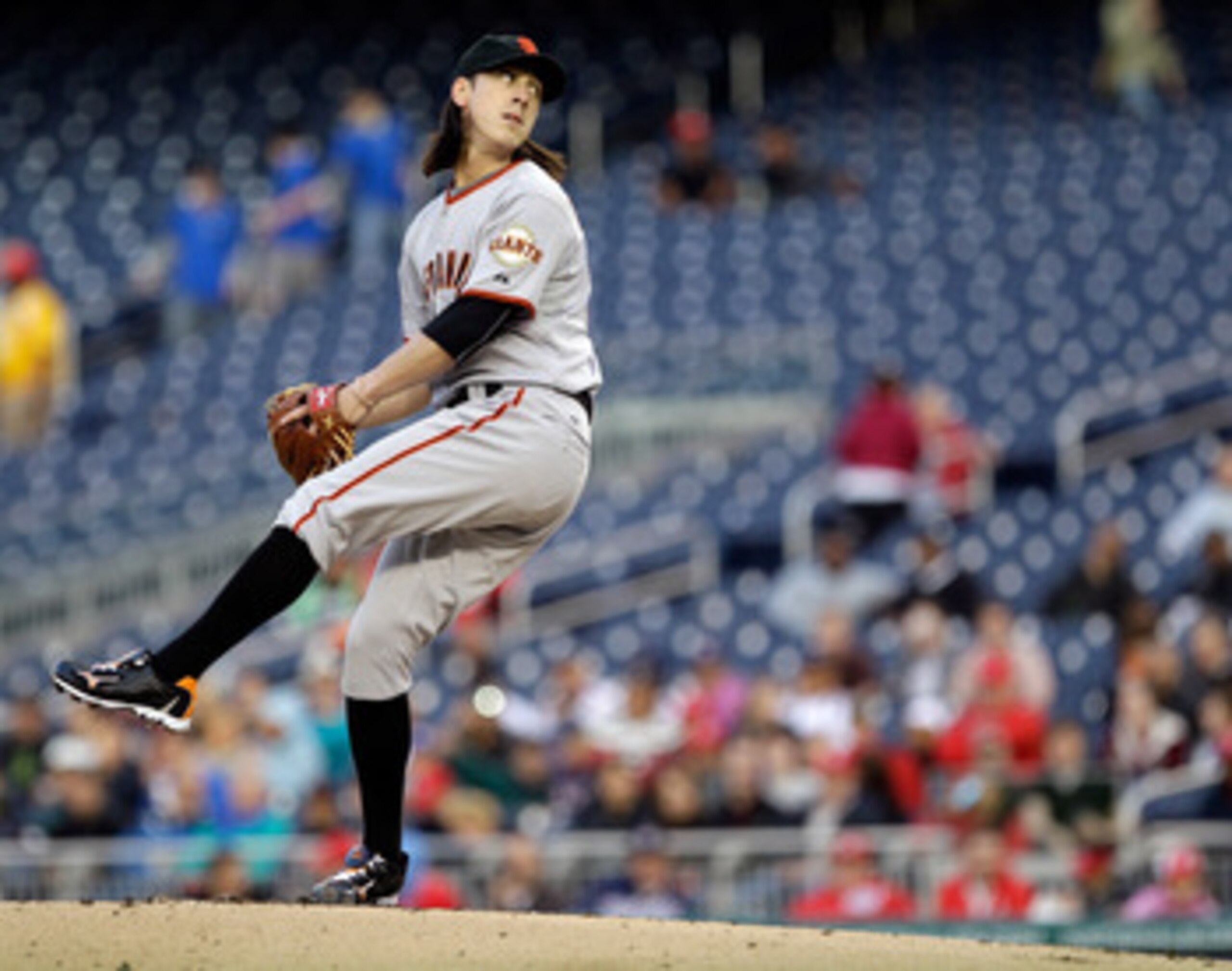 WASHINGTON, DC - APRIL 29:  Starting pitcher Tim Lincecum #55 of the San Francisco Giants delivers to a Washington Nationals batter at Nationals Park on April 29, 2011 in Washington, DC.  (Photo by Rob Carr/Getty Images)