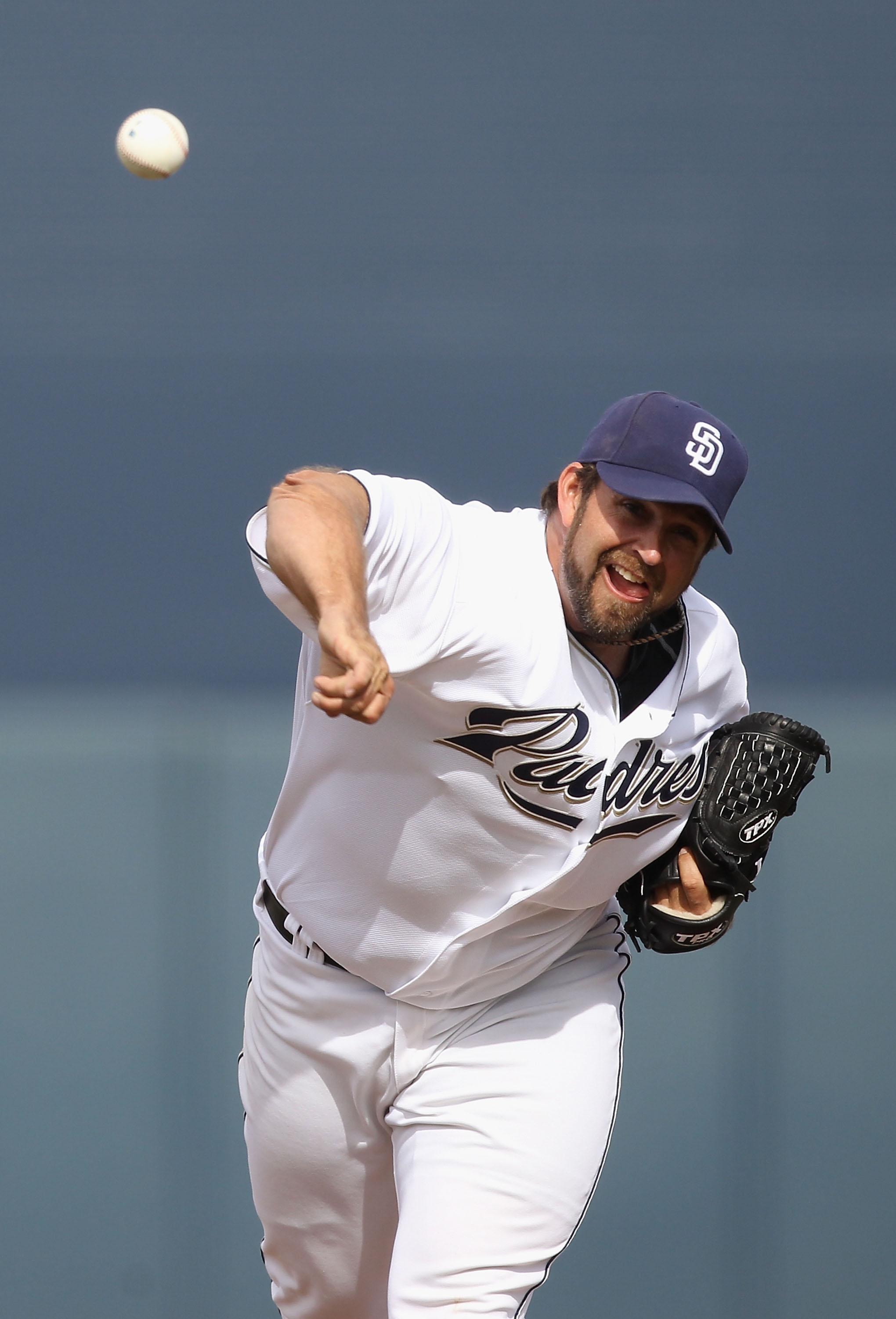 PEORIA, AZ - MARCH 06:  Relief pitcher Heath Bell #21 of the San Diego Padres pitches against the Oakland Athletics during the spring training game at Peoria Stadium on March 6, 2011 in Peoria, Arizona.  (Photo by Christian Petersen/Getty Images)