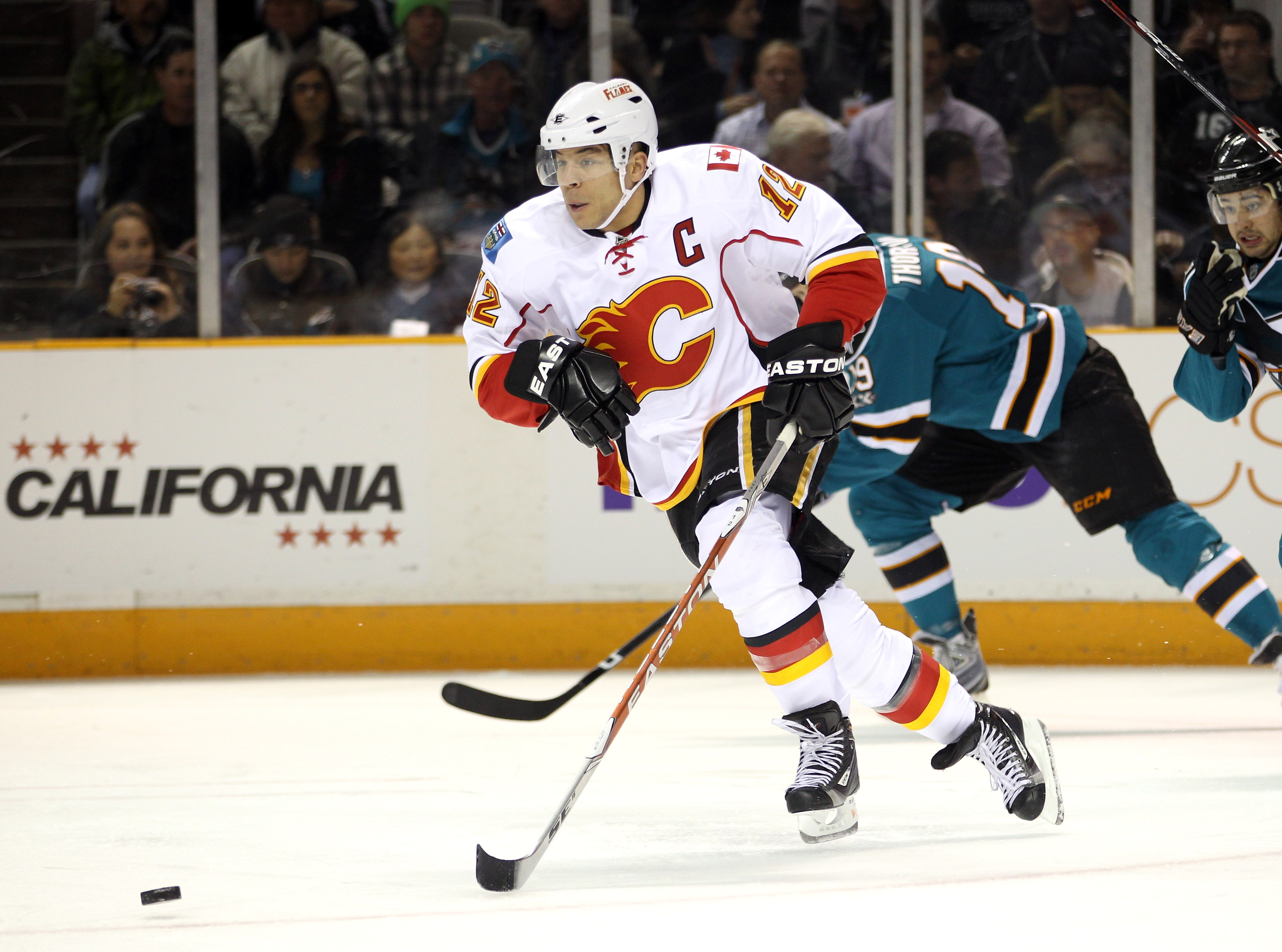 SAN JOSE, CA - MARCH 23:  Jarome Iginla #12 of the Calgary Flames in action against the San Jose Sharks at the HP Pavilion on March 23, 2011 in San Jose, California.  (Photo by Ezra Shaw/Getty Images)