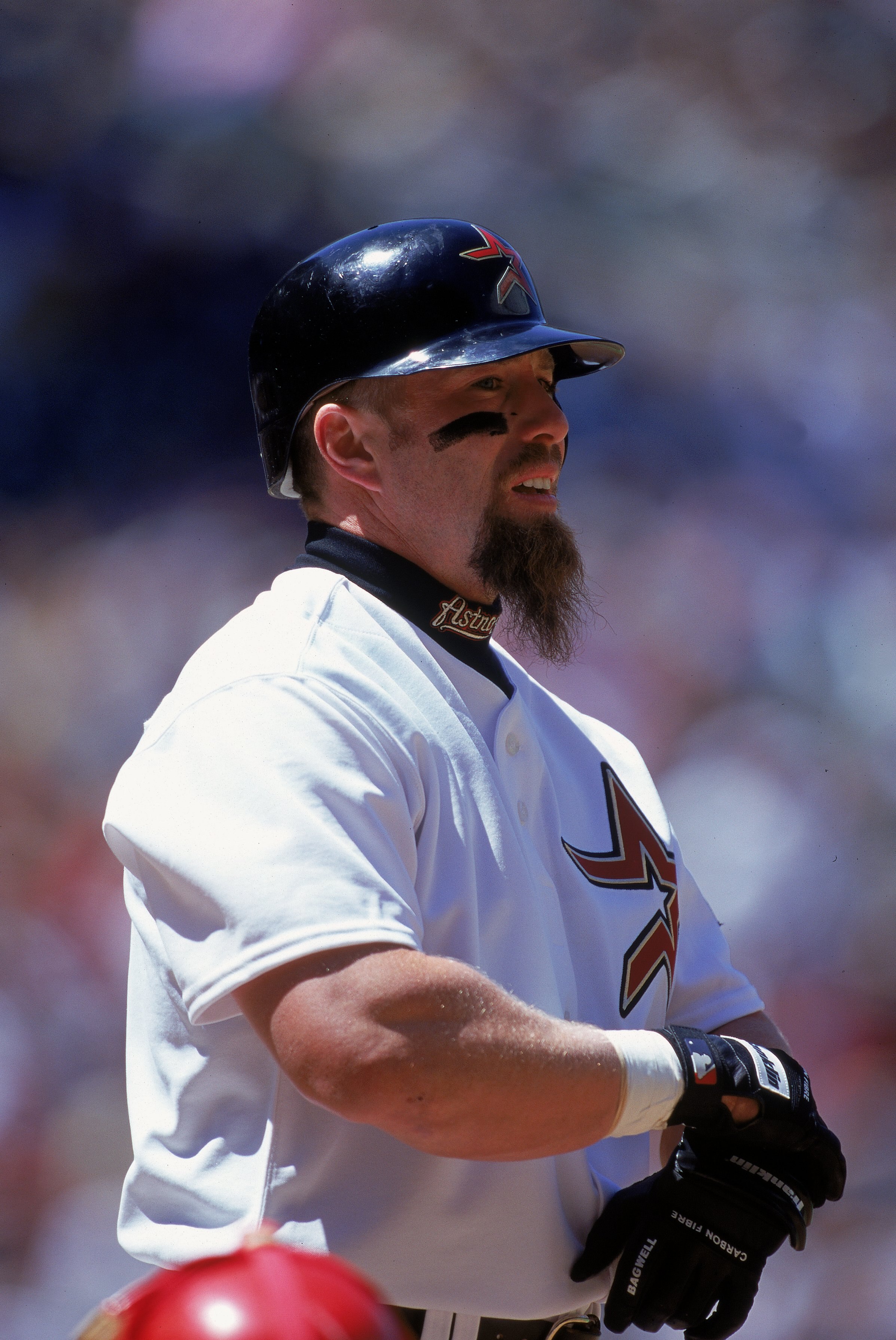 8 Apr 2000: Jeff Bagwell #5 of the Houston Astros adjusts his gloves during a game against the Philadelphia Phillies at Enron Field in Houston, Texas. The Astros defeated the Phillies 8-5. Mandatory Credit: Brian Bahr  /Allsport