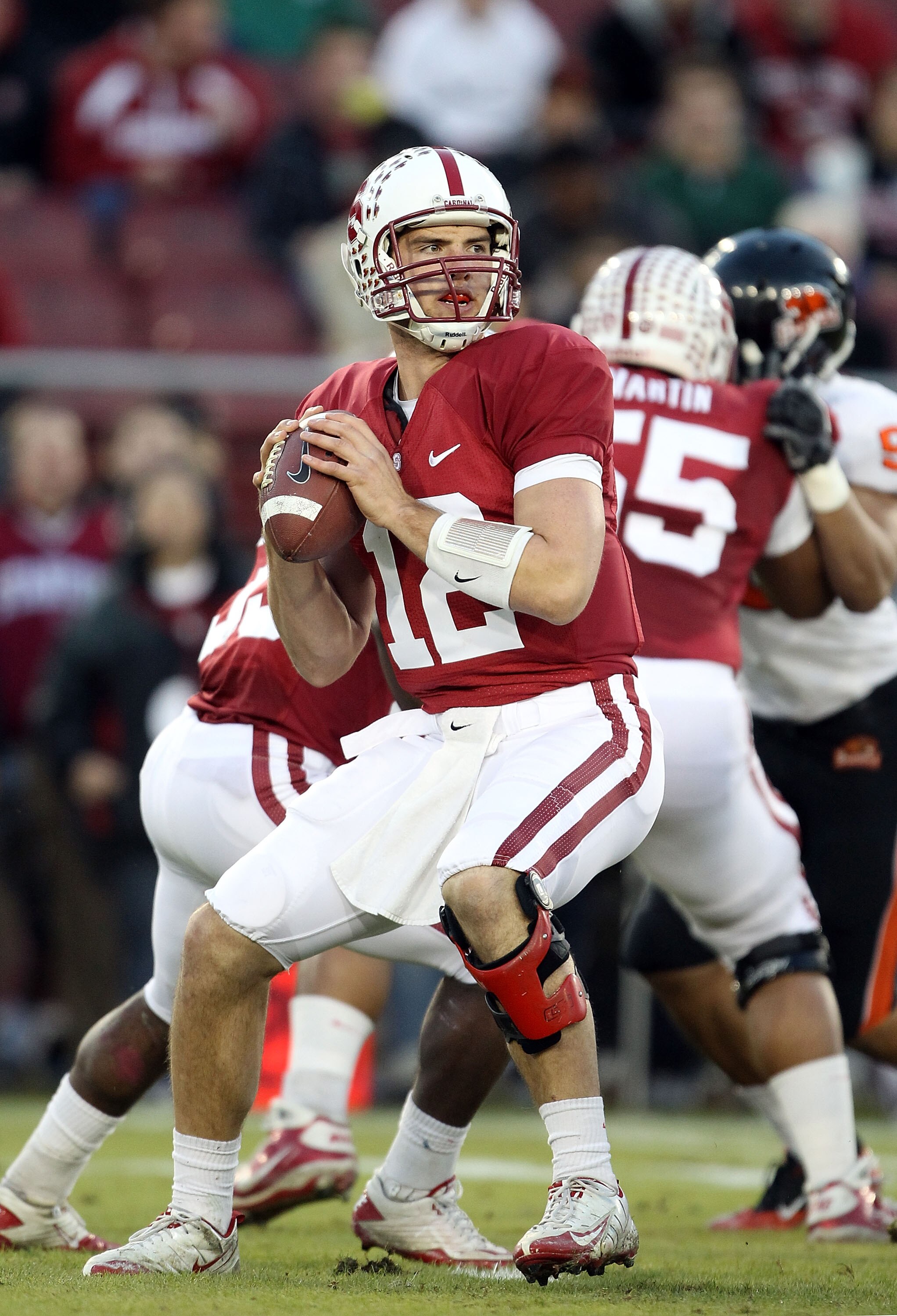 PALO ALTO, CA - NOVEMBER 27:  Andrew Luck #12 of the Stanford Cardinal in action against the Oregon State Beavers at Stanford Stadium on November 27, 2010 in Palo Alto, California.  (Photo by Ezra Shaw/Getty Images)