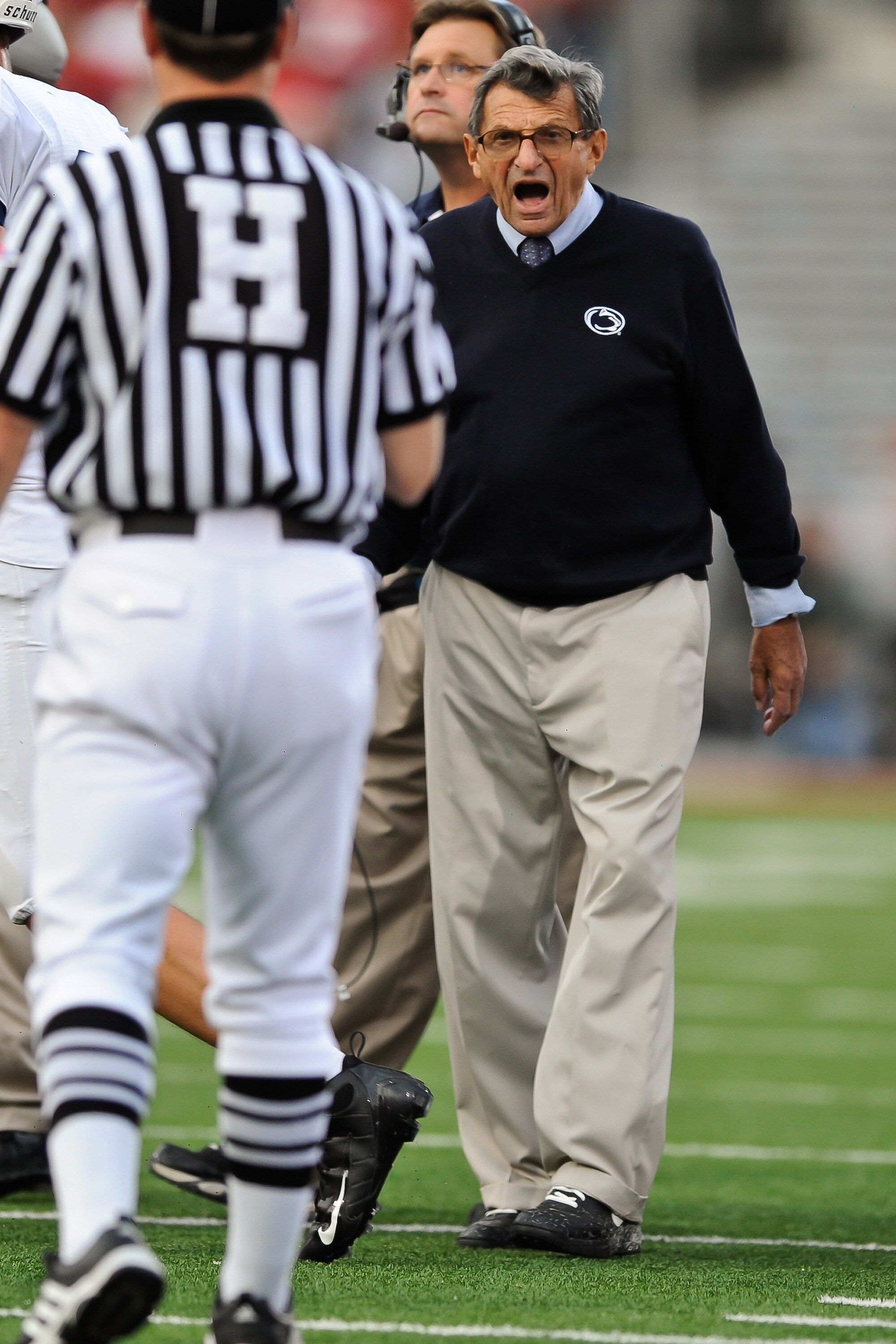 COLUMBUS, OH - NOVEMBER 13:  Head Coach Joe Paterno of the Penn State Nittany Lions shots a question to an official during a game against the Ohio State Buckeyes at Ohio Stadium on November 13, 2010 in Columbus, Ohio.  (Photo by Jamie Sabau/Getty Images)