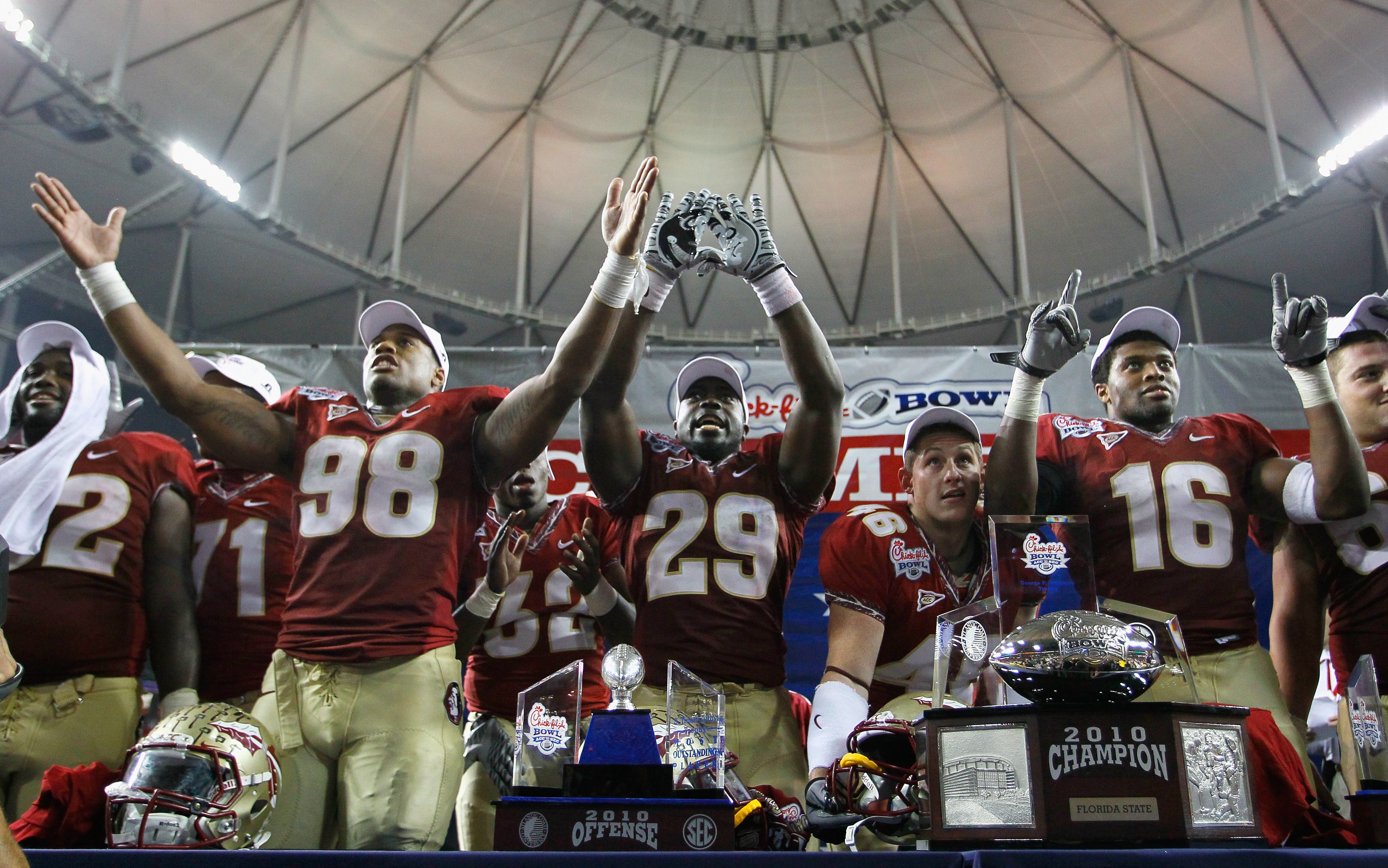 ATLANTA, GA - DECEMBER 31:  Head coach Jimbo Fisher and the Florida State Seminoles reacts after their 26-17 win over the South Carolina Gamecocks during the 2010 Chick-fil-A Bowl at Georgia Dome on December 31, 2010 in Atlanta, Georgia.  (Photo by Kevin