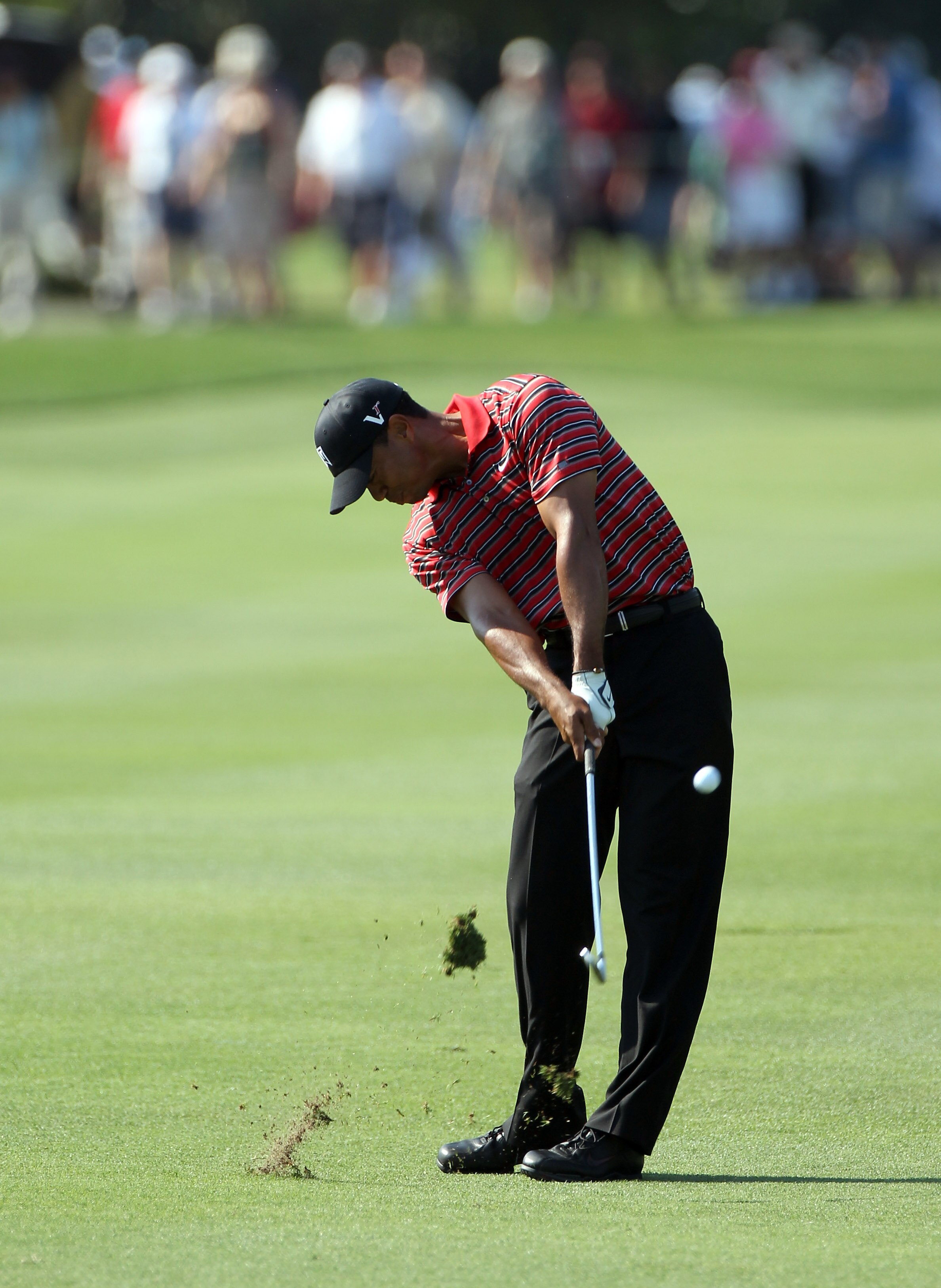 ORLANDO, FL - MARCH 27:  Tiger Woods plays a shot on the 1st hole during the final round of the Arnold Palmer Invitational presented by MasterCard at the Bay Hill Club and Lodge on March 27, 2011 in Orlando, Florida.  (Photo by Sam Greenwood/Getty Images)