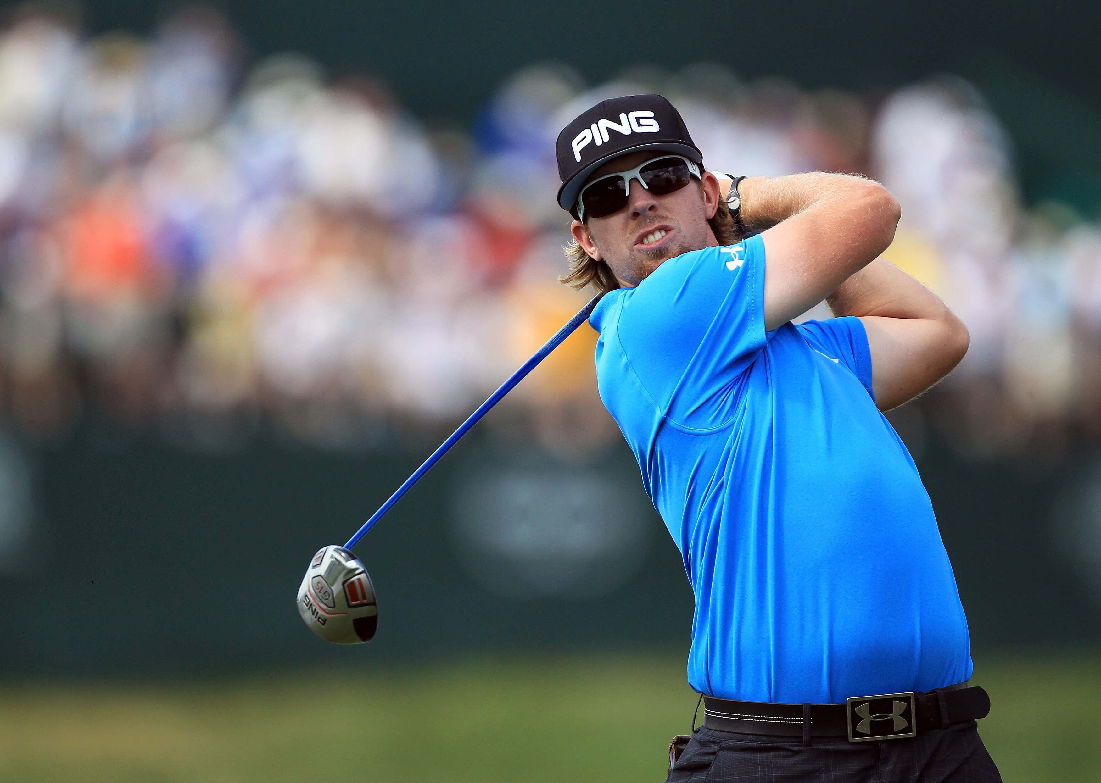 ORLANDO, FL - MARCH 27:  Hunter Mahan of the USA plays his tee shot on the 16th hole during the final round of the 2011 Arnold Palmer Invitational presented by Mastercard at the Bay Hill Lodge and Country Club on March 27, 2011 in Orlando, Florida.  (Phot