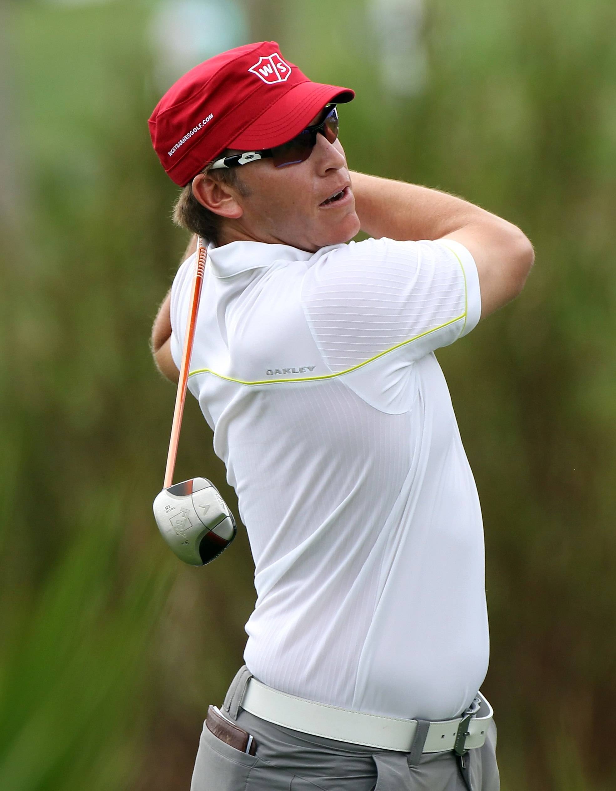 PALM BEACH GARDENS, FL - MARCH 06:  Ricky Barnes  plays a shot on the 2nd hole during the final round of The Honda Classic at PGA National Resort and Spa on March 6, 2011 in Palm Beach Gardens, Florida.  (Photo by Sam Greenwood/Getty Images)