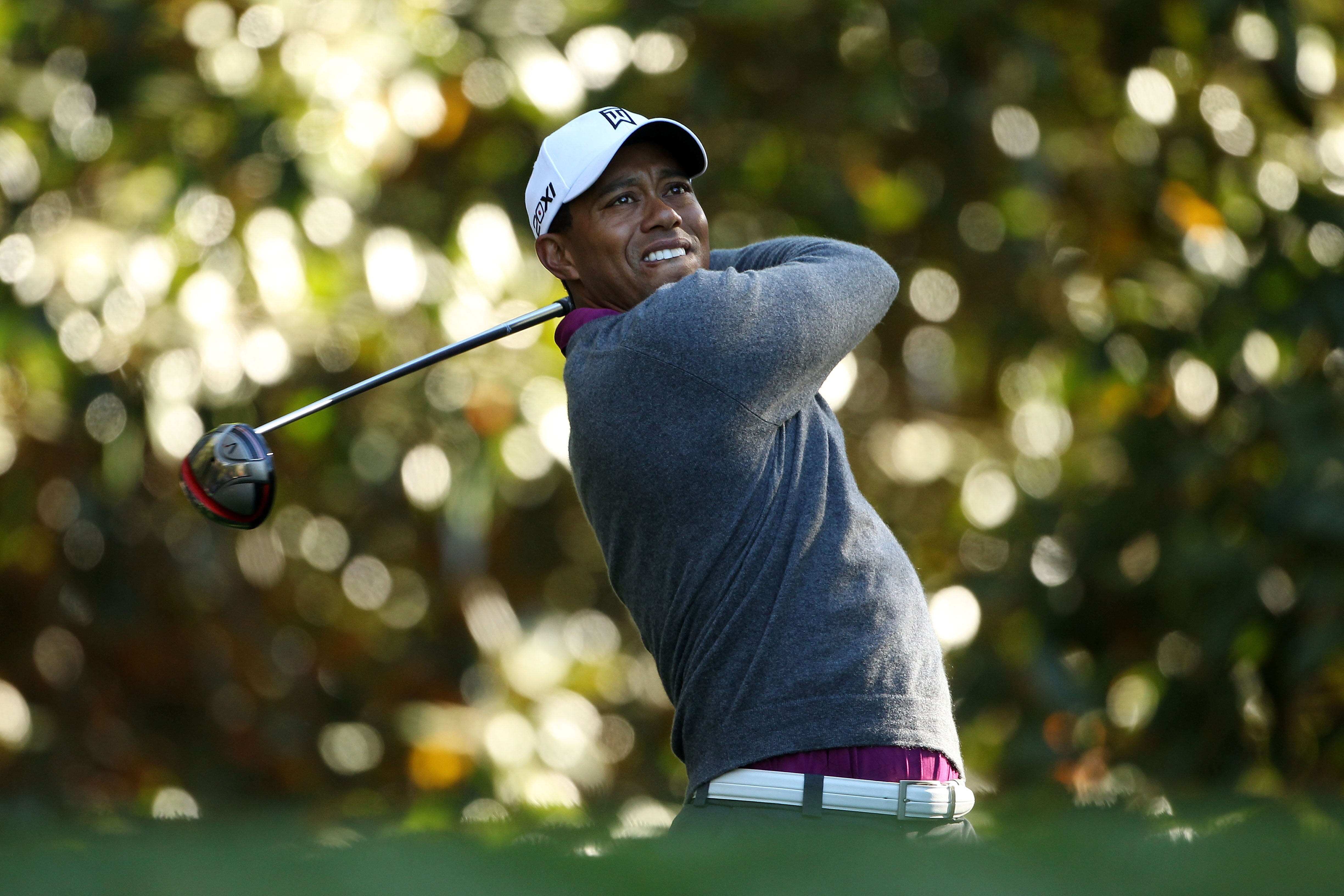 AUGUSTA, GA - APRIL 06:  Tiger Woods watches a shot during a practice round prior to the 2011 Masters Tournament at Augusta National Golf Club on April 6, 2011 in Augusta, Georgia.  (Photo by Andrew Redington/Getty Images)