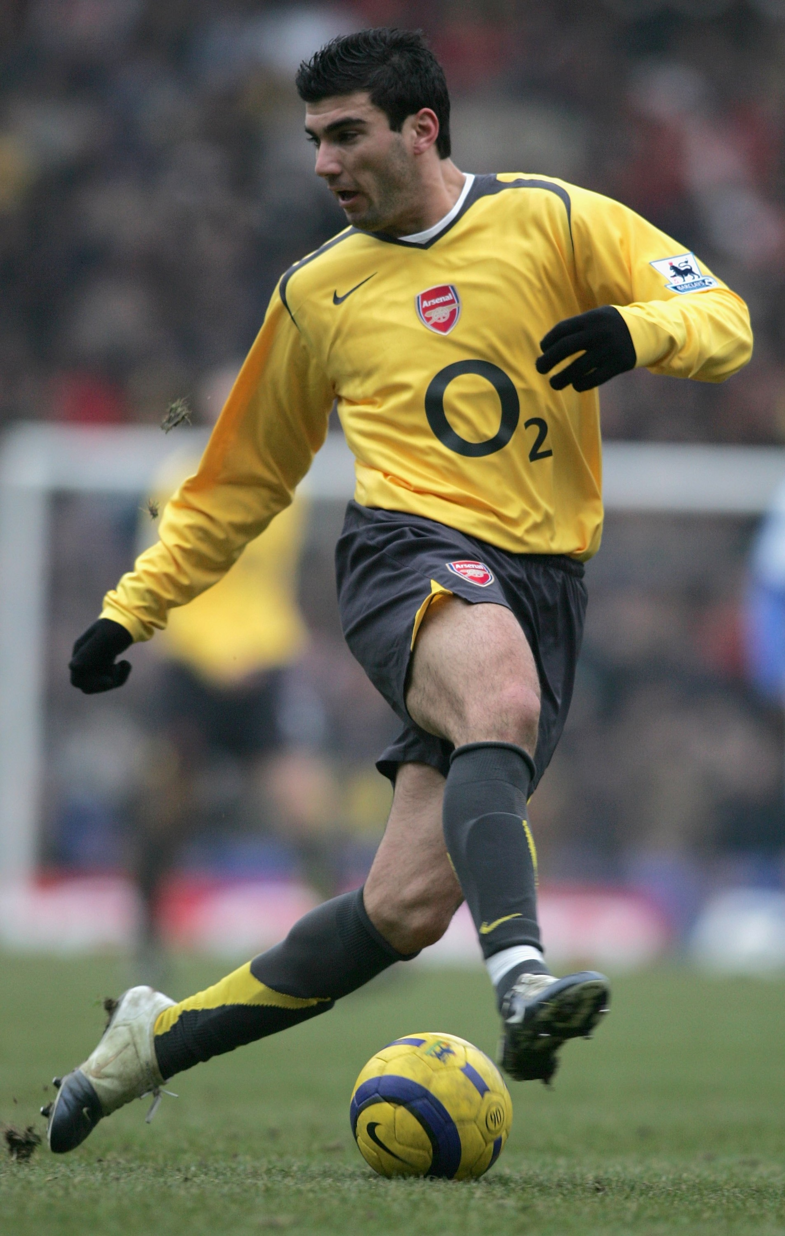 BIRMINGHAM, UNITED KINGDOM - FEBRUARY 04: Jose Antonio Reyes of Arsenal in action during the Barclays Premiership match between Birmingham City and Arsenal at St Andrews on February 4, 2006 in Birmingham, England. (Photo by Mark Thompson/Getty Images)