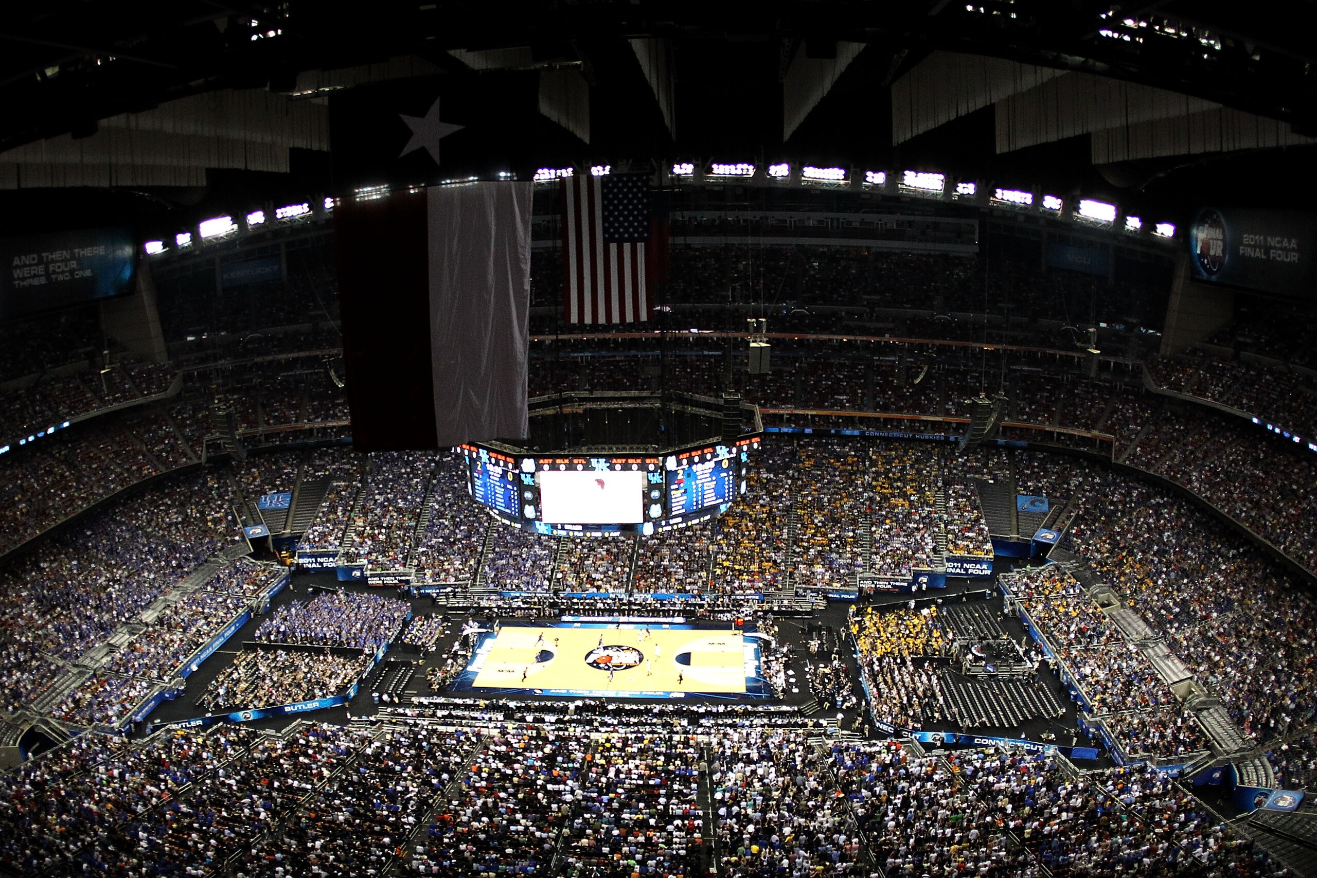 HOUSTON, TX - APRIL 02:  The Kentucky Wildcats play against the Connecticut Huskies during the National Semifinal game of the 2011 NCAA Division I Men's Basketball Championship at Reliant Stadium on April 2, 2011 in Houston, Texas.  (Photo by Ronald Marti