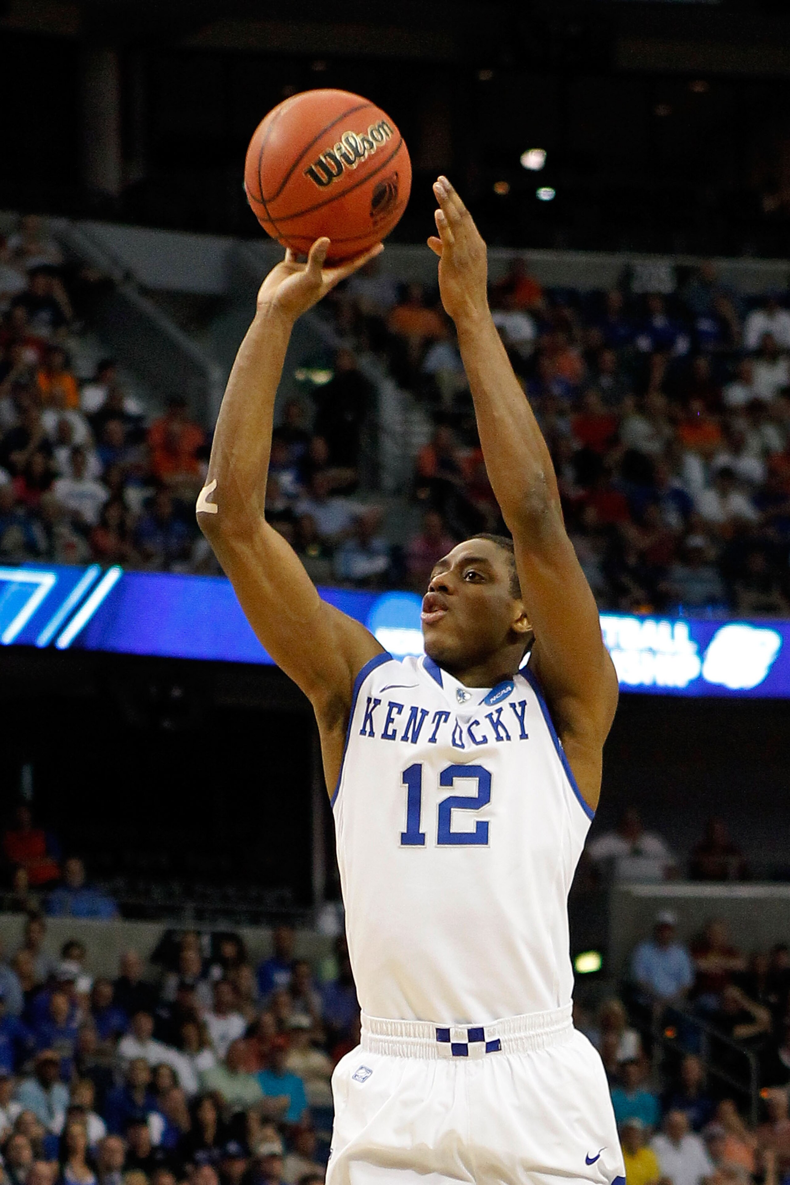 TAMPA, FL - MARCH 19: Brandon Knight #12 of the Kentucky Wildcats attempts a shot against the West Virginia Mountaineers during the third round of the 2011 NCAA men's basketball tournament at St. Pete Times Forum on March 19, 2011 in Tampa, Florida. Kent TAMPA, FL - MARCH 19: Brandon Knight #12 of the Kentucky Wildcats attempts a shot against the West Virginia Mountaineers during the third round of the 2011 NCAA men's basketball tournament at St. Pete Times Forum on March 19, 2011 in Tampa, Florida. Kent