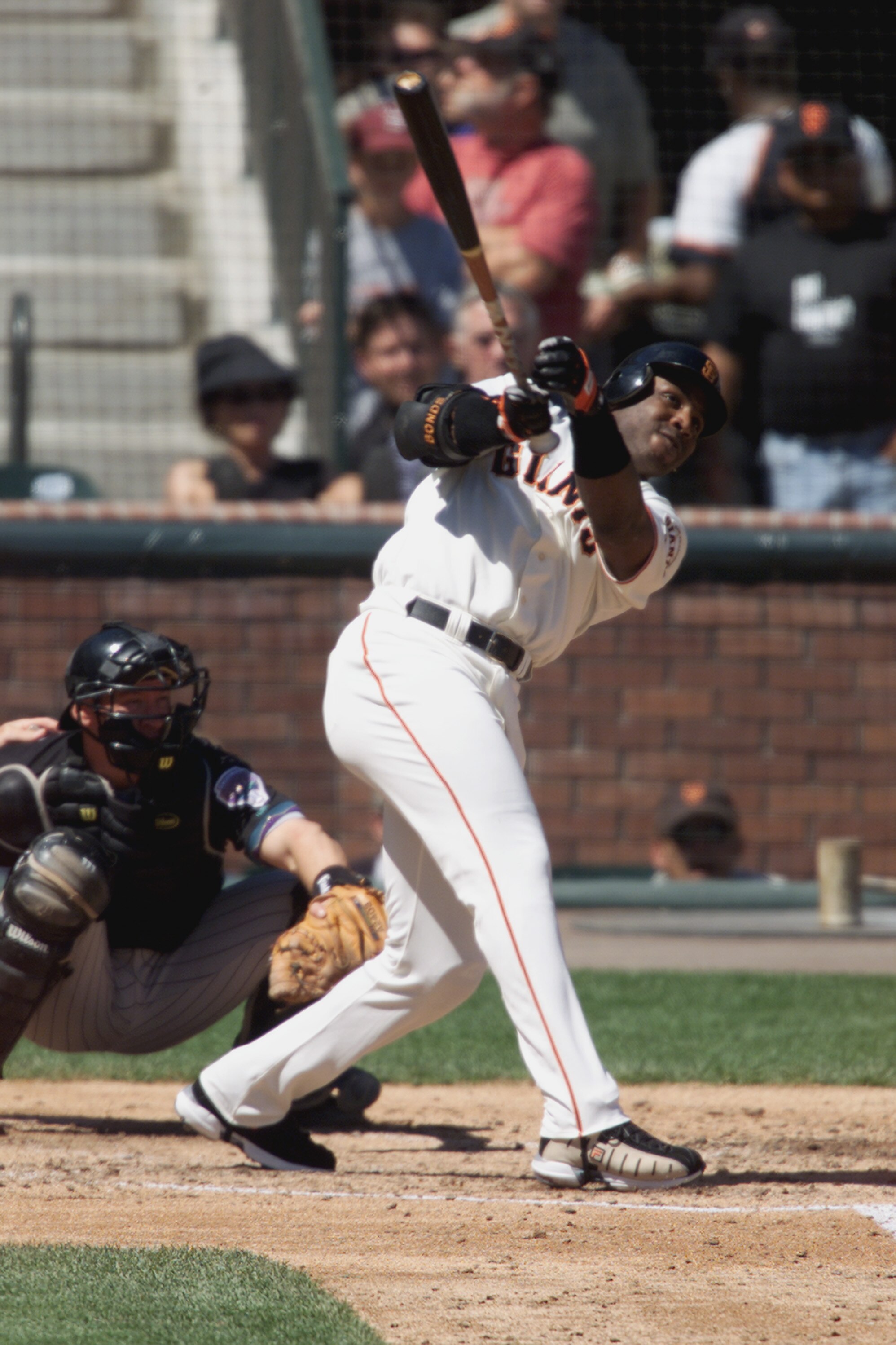 SAN FRANCISCO - SEPTEMBER 6:  Barry Bonds #25 of the San Francisco Giants hits his 60th home run of the year off pitcher Albie Lopez #32 of the Arizona Diamondbacks in the second inning of the game on September 6, 2001 at the Pac Bell Park in San Francisc