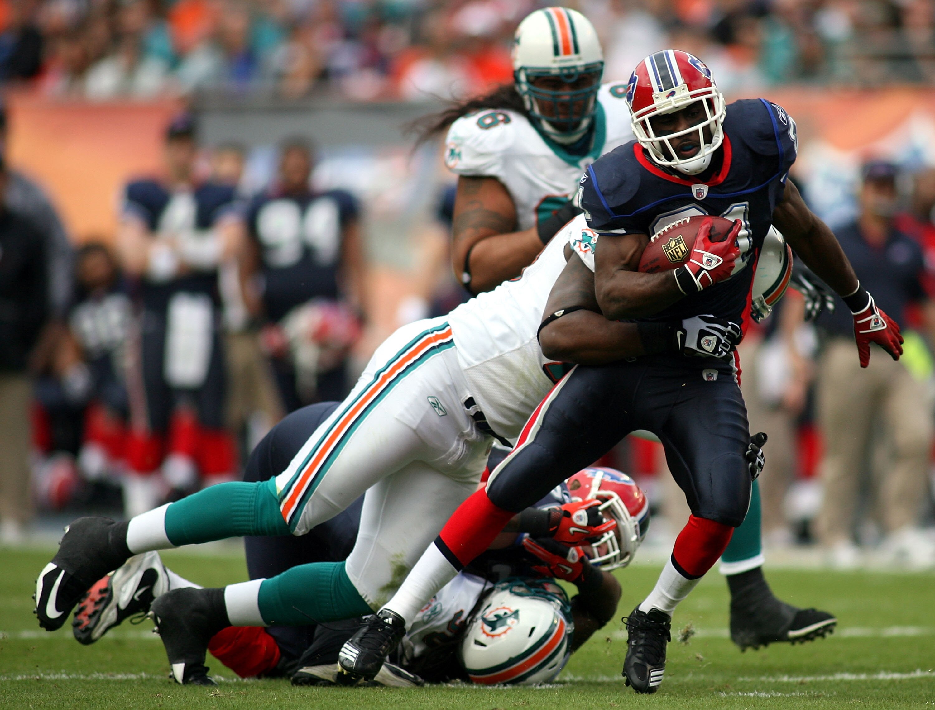 MIAMI - DECEMBER 19:  Running Back C.J. Spiller #21 of the Buffalo Bills runs against the Miami Dolphins at Sun Life Stadium on December 19, 2010 in Miami, Florida.The Bills defeated the Dolphins 17-14.  (Photo by Marc Serota/Getty Images)