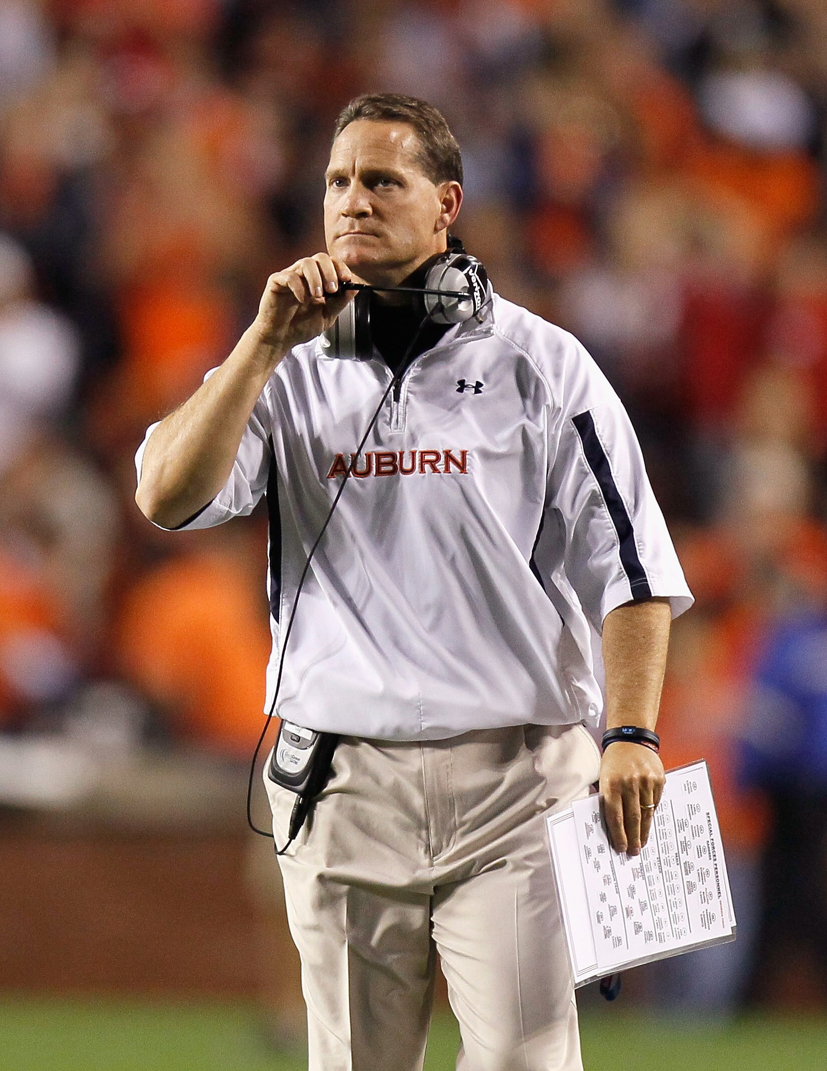 AUBURN, AL - NOVEMBER 13:  Head coach Gene Chizik of the Auburn Tigers against the Georgia Bulldogs at Jordan-Hare Stadium on November 13, 2010 in Auburn, Alabama.  (Photo by Kevin C. Cox/Getty Images)