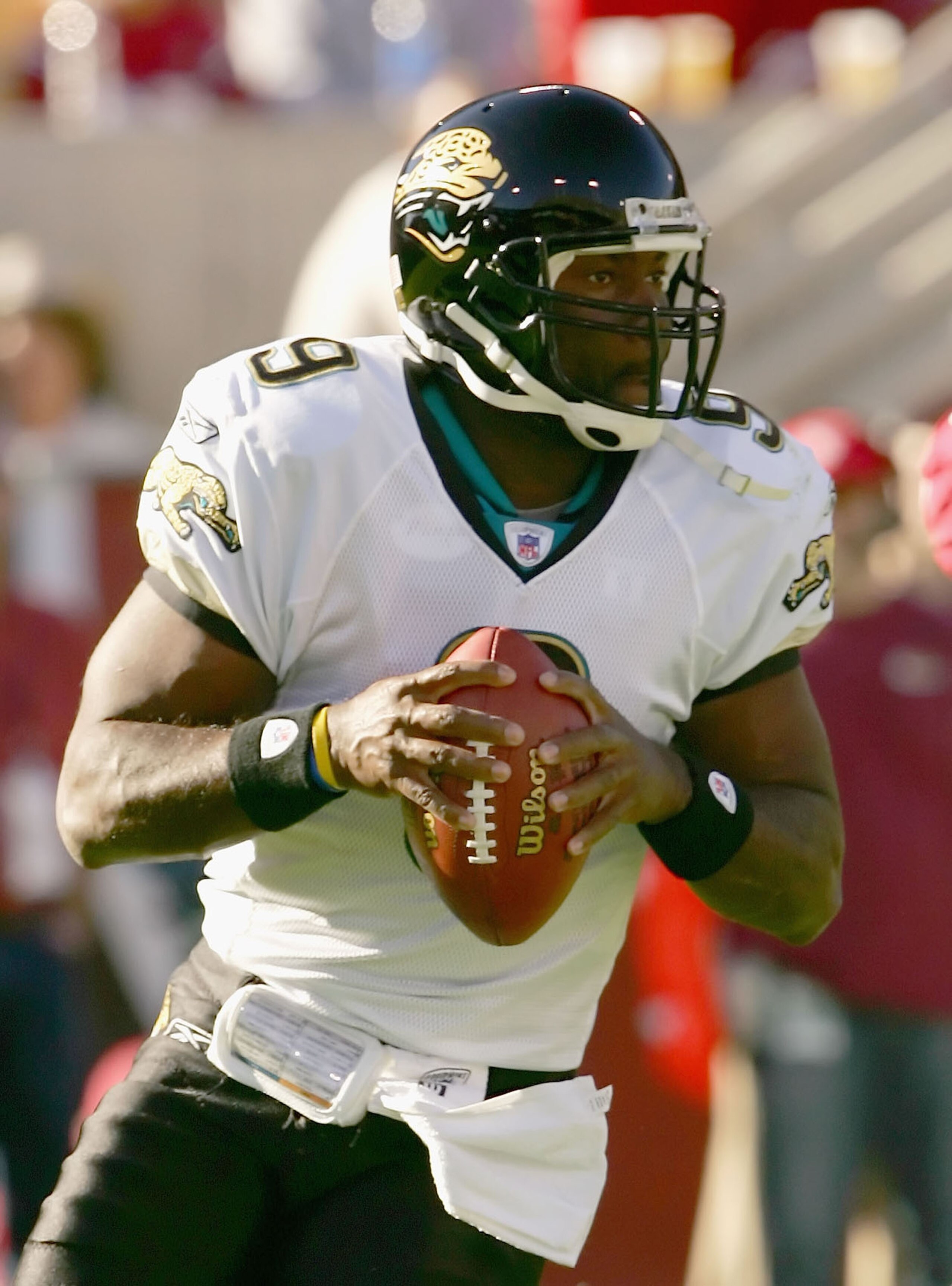 PHOENIX - NOVEMBER 27:   Quarterback David Garrad #9 of the Jacksonville Jaguars looks to pass against the Arizona Cardinals on November 27, 2005 at Sun Devil Stadium in Phoenix, Arizona.  (Photo by Lisa Blumenfeld/Getty Images)