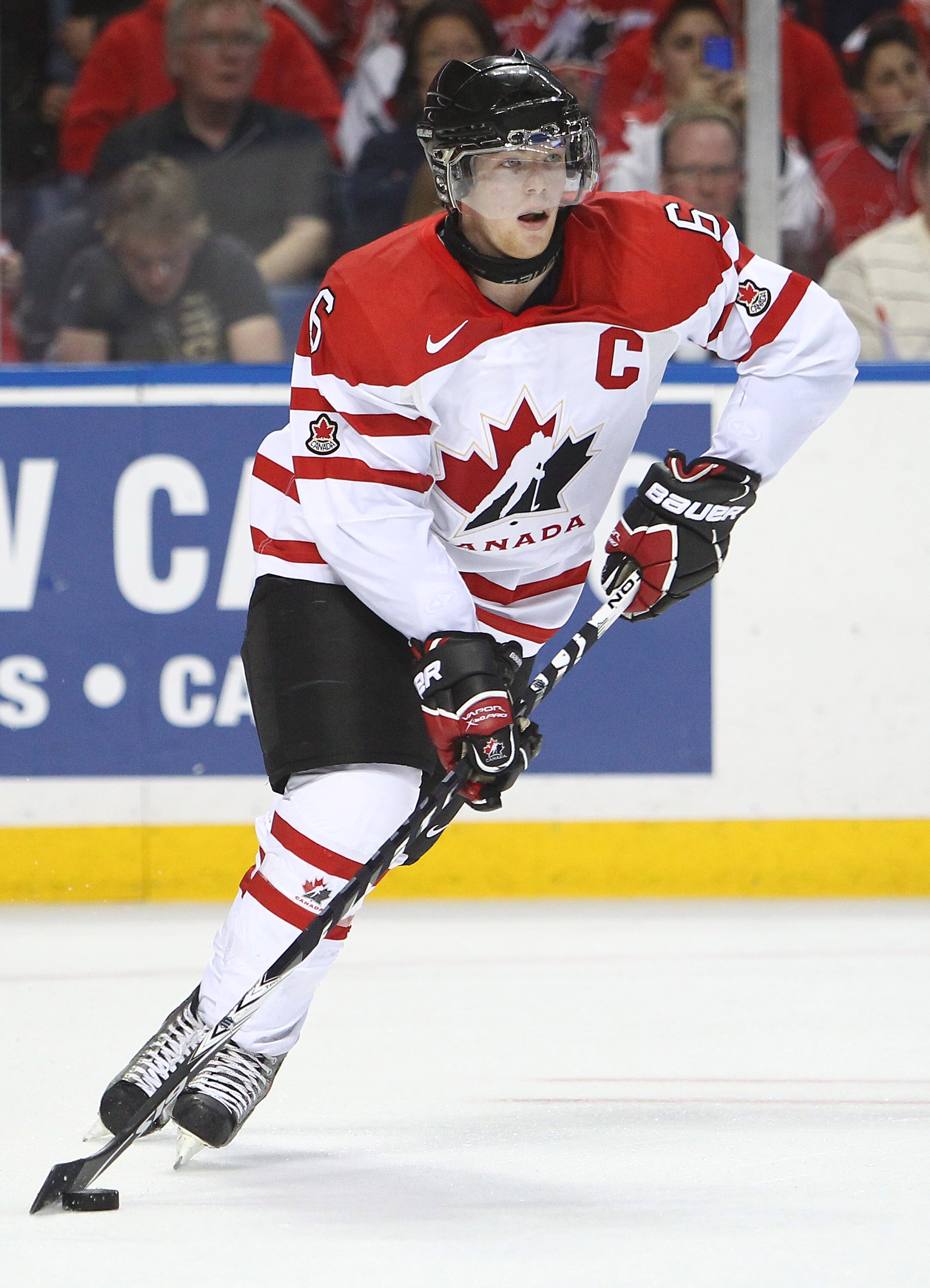 BUFFALO, NY - DECEMBER 31: Defenseman Ryan Ellis #6 of Canada prepares to pass the puck during the 2011 IIHF World U20 Championship game between Canada and Sweden on December 31, 2010 at HSBC Arena in Buffalo, New York. (Photo by Tom Szczerbowski/Getty Im