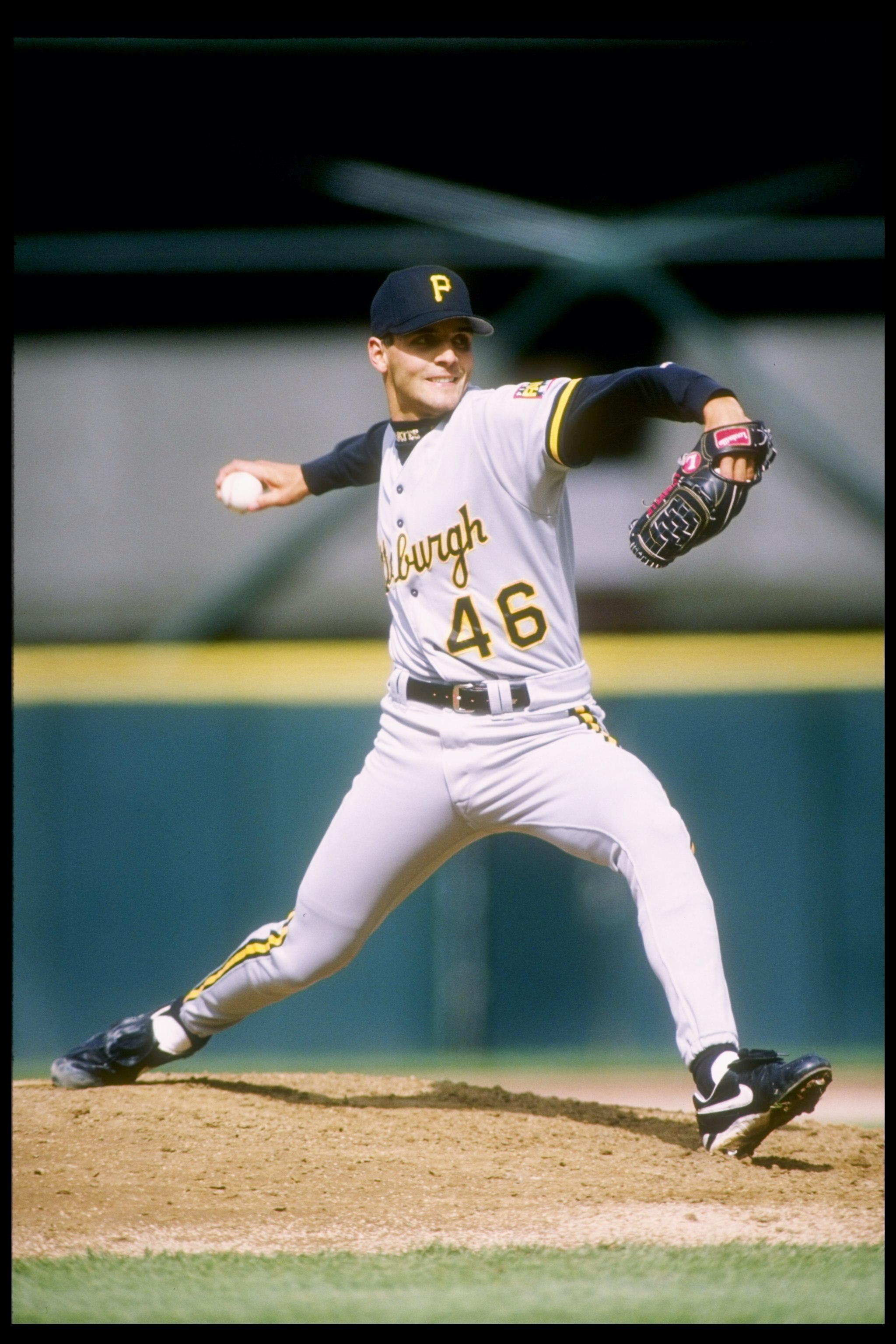 13 May 1995:  Pitcher Gary Wilson of the Pittsburgh Pirates throws a pitch during a game against the San Francisco Giants at Candlestick Park in San Francisco, California.  Mandatory Credit: Otto Greule  /Allsport